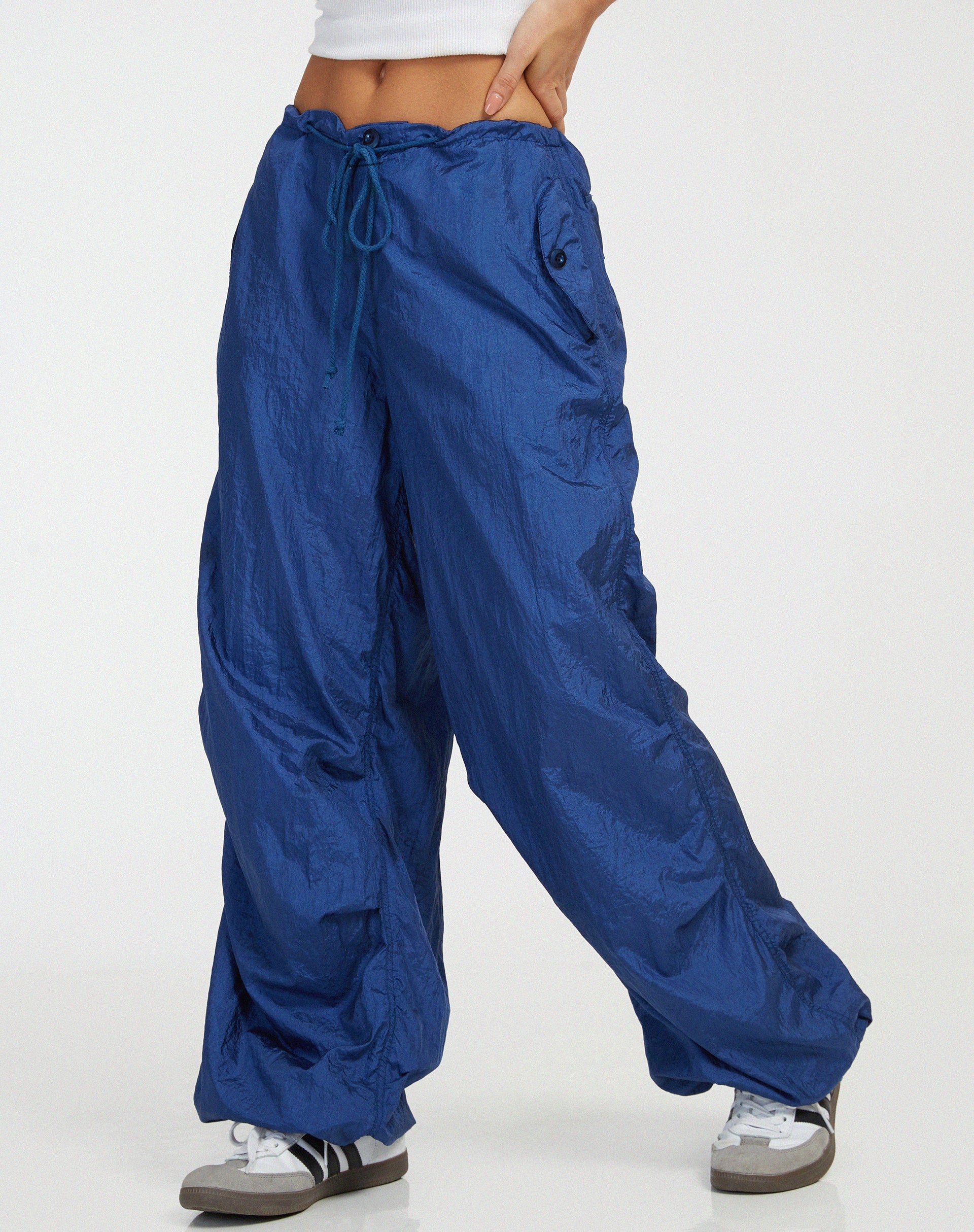Image du pantalon Chute en marine
