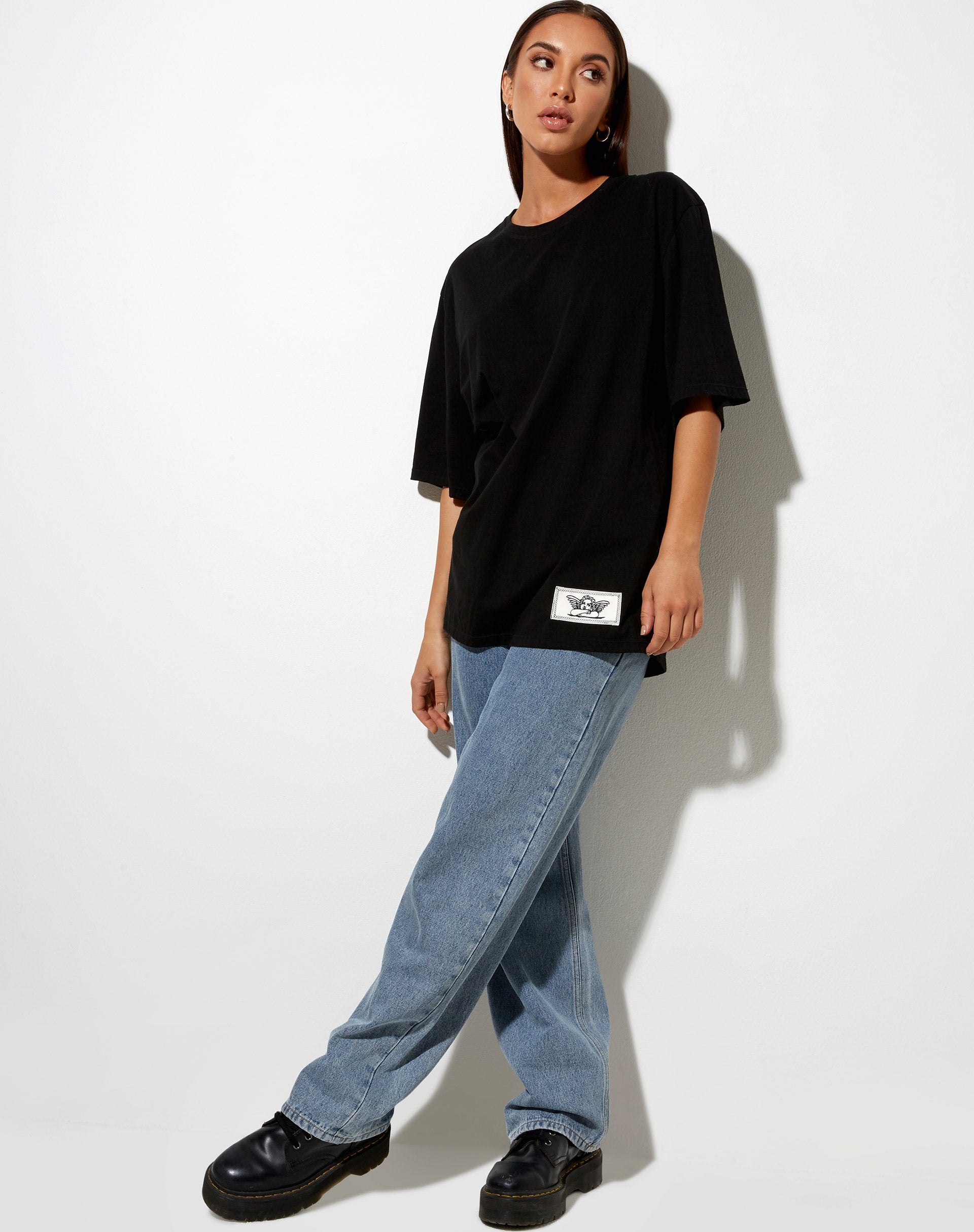 Image de Cocoon Tee in Black Angelo Label Embro