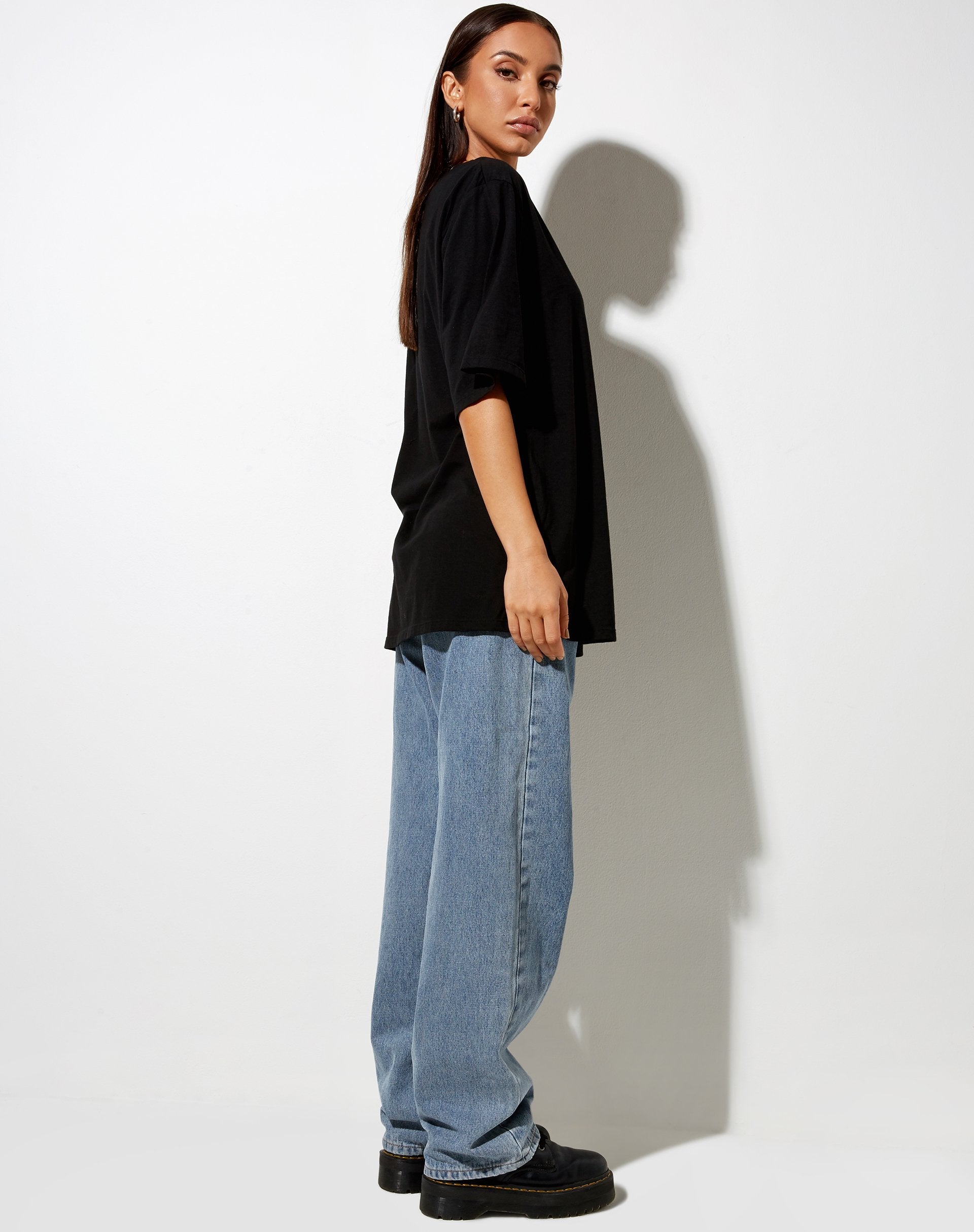 Image de Cocoon Tee in Black Angelo Label Embro