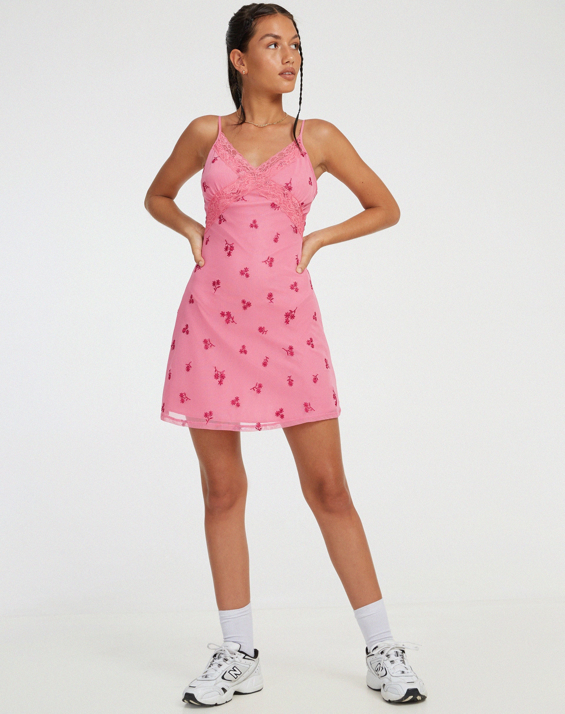 image de Coline Mini Dress in Pink Ditsy Daisy Embro