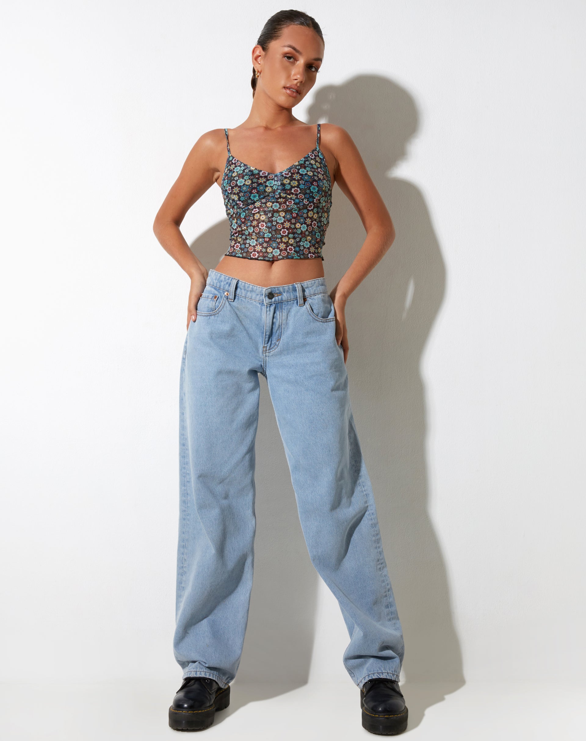 image de Conchita Crop Top in Folk Floral