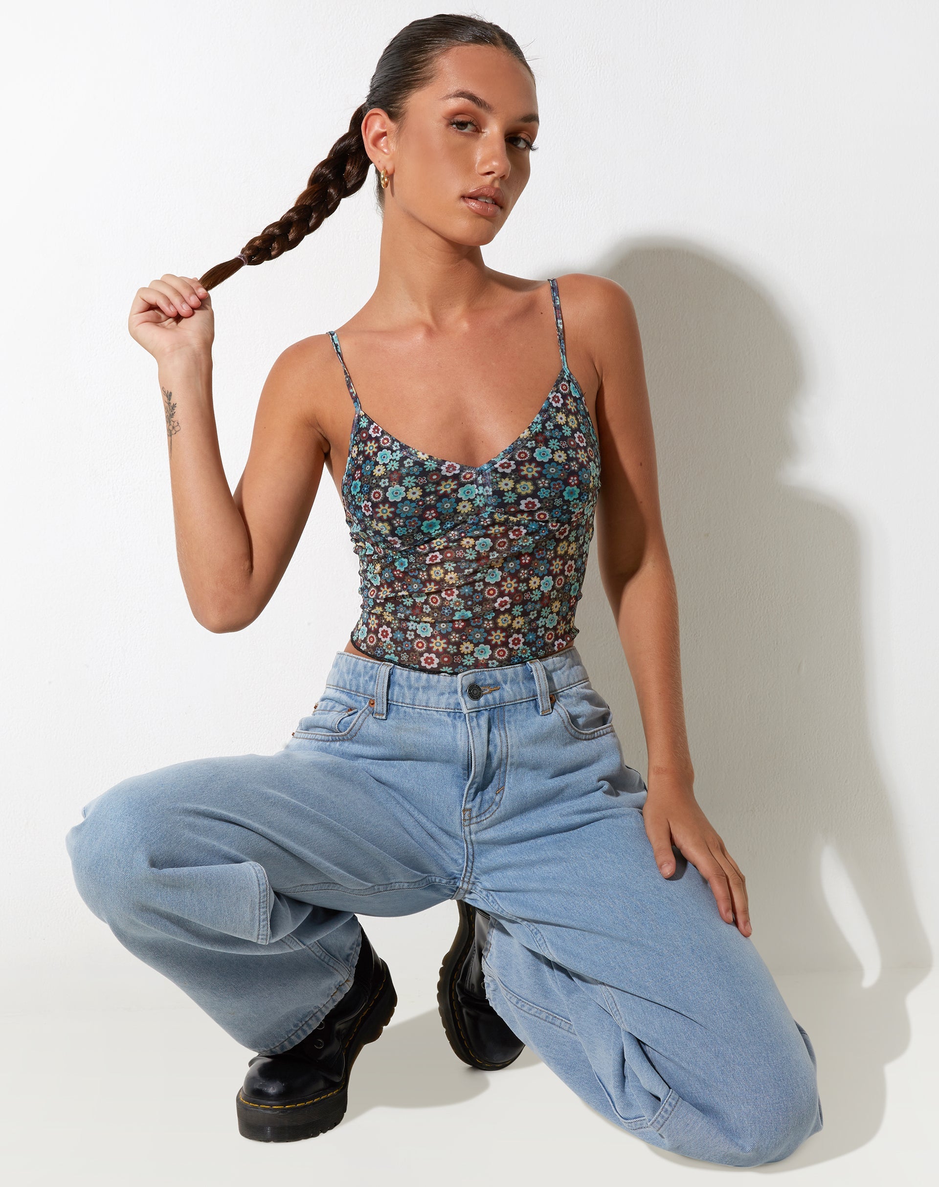 image de Conchita Crop Top in Folk Floral