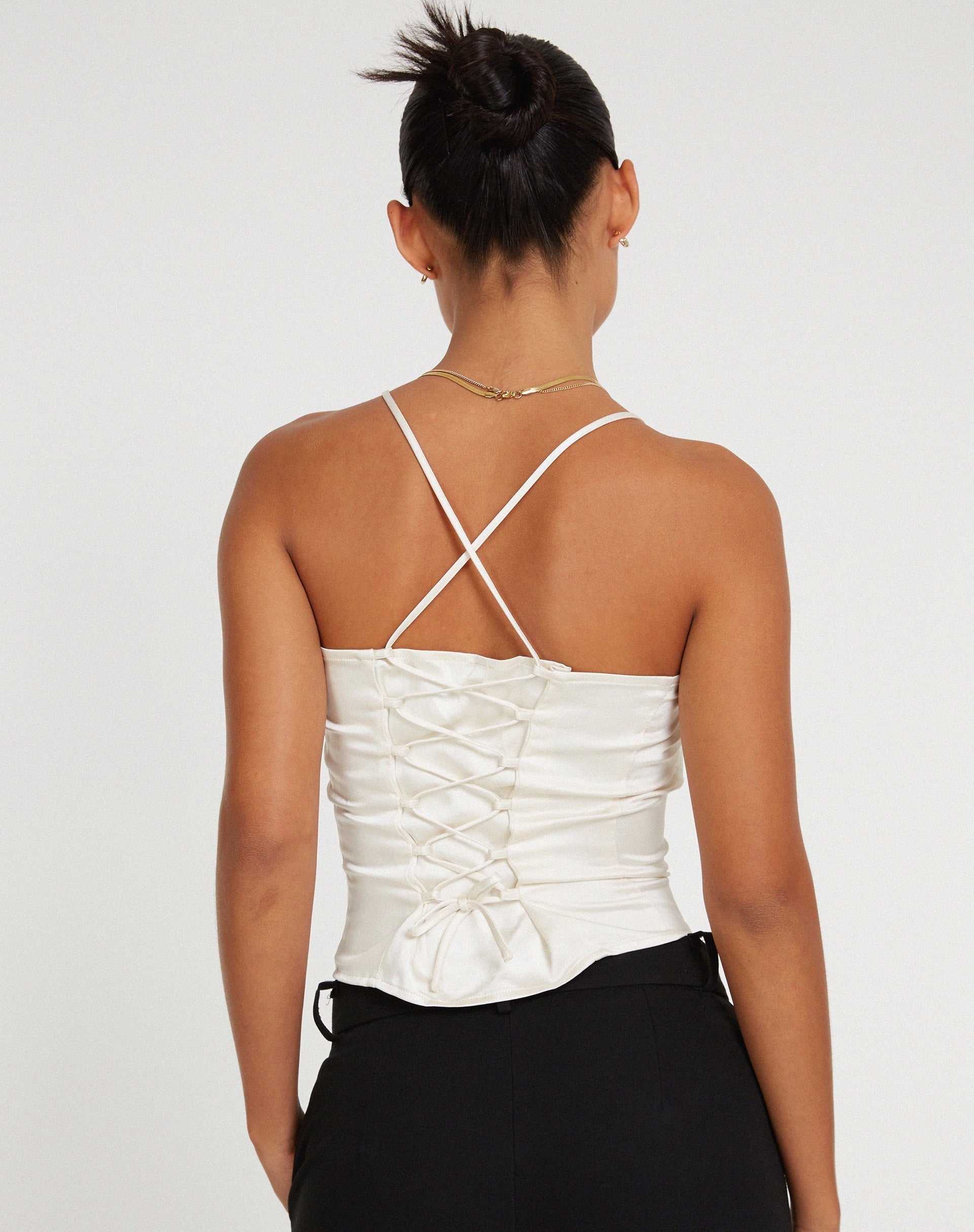 Image de Cosey Top en satin ivoire