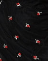 Noir avec broderie de roses rouges