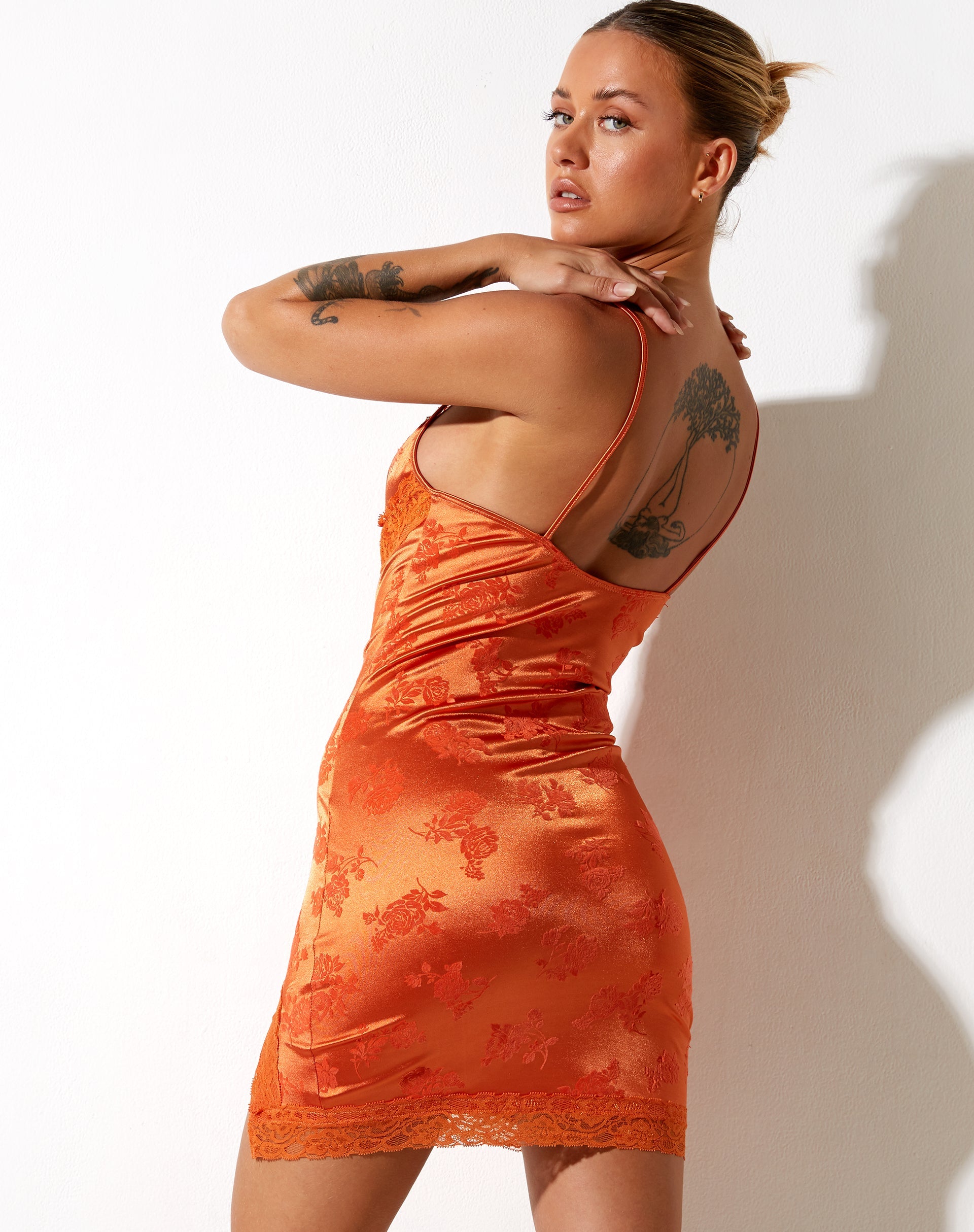 Image de Coti Bodycon Dress in Rose Flock Tangerine