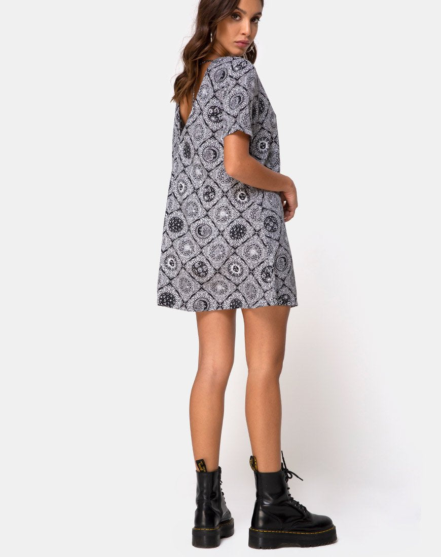 Image de Crosena Dress in Astrology Noir