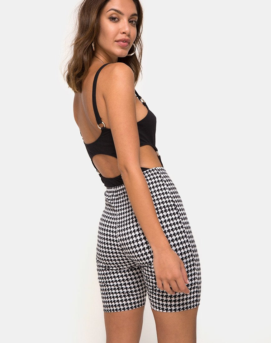 Cycle court en Dogtooth