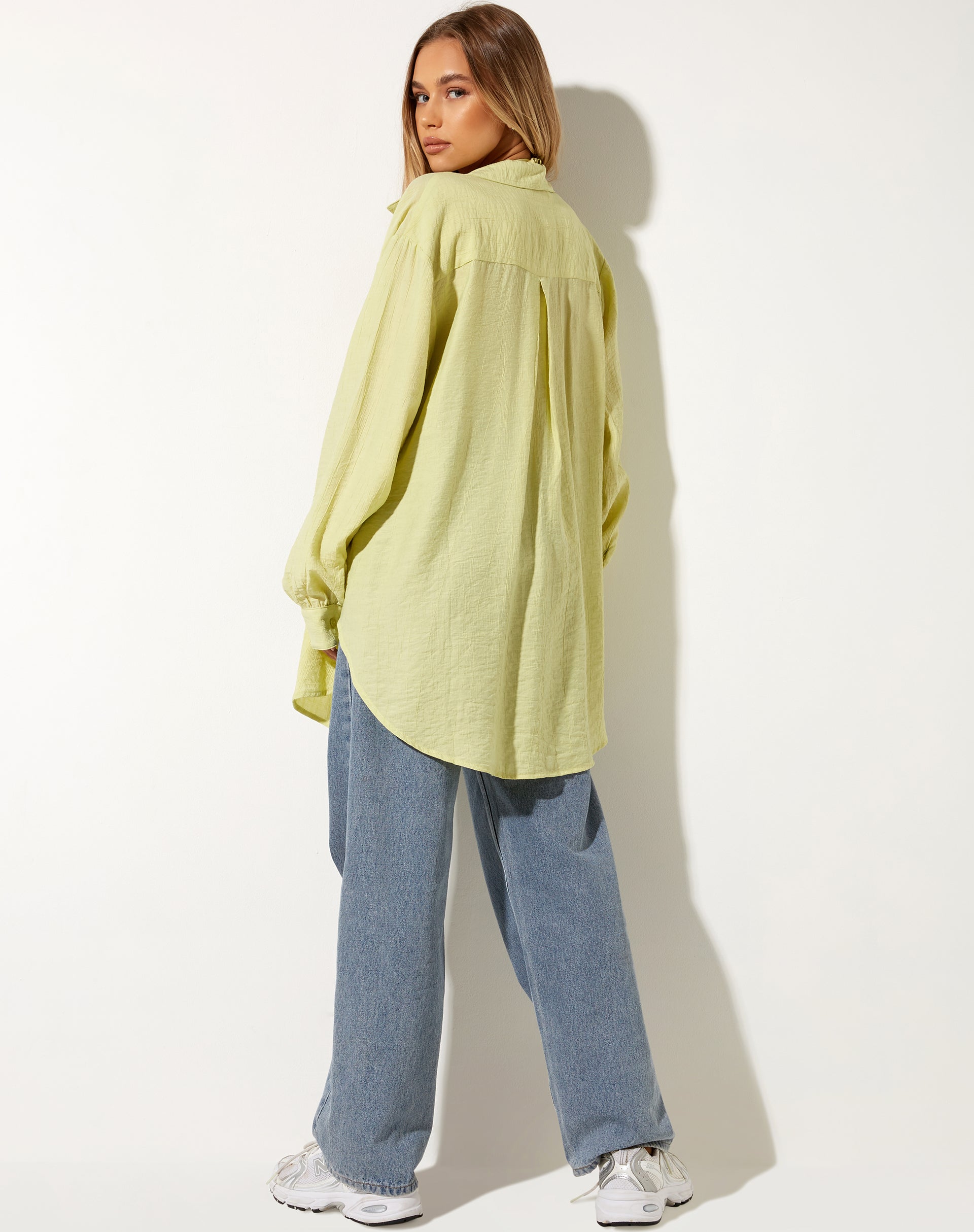 Image de Dael Oversized Shirt in Crinkle Sage