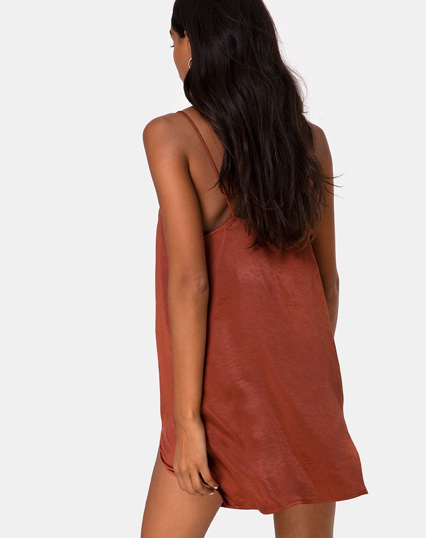 Robe Datista en satin rouille foncée