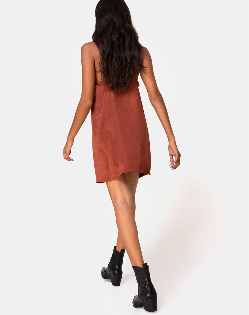 Image de Datista Robe en satin Rouille foncée