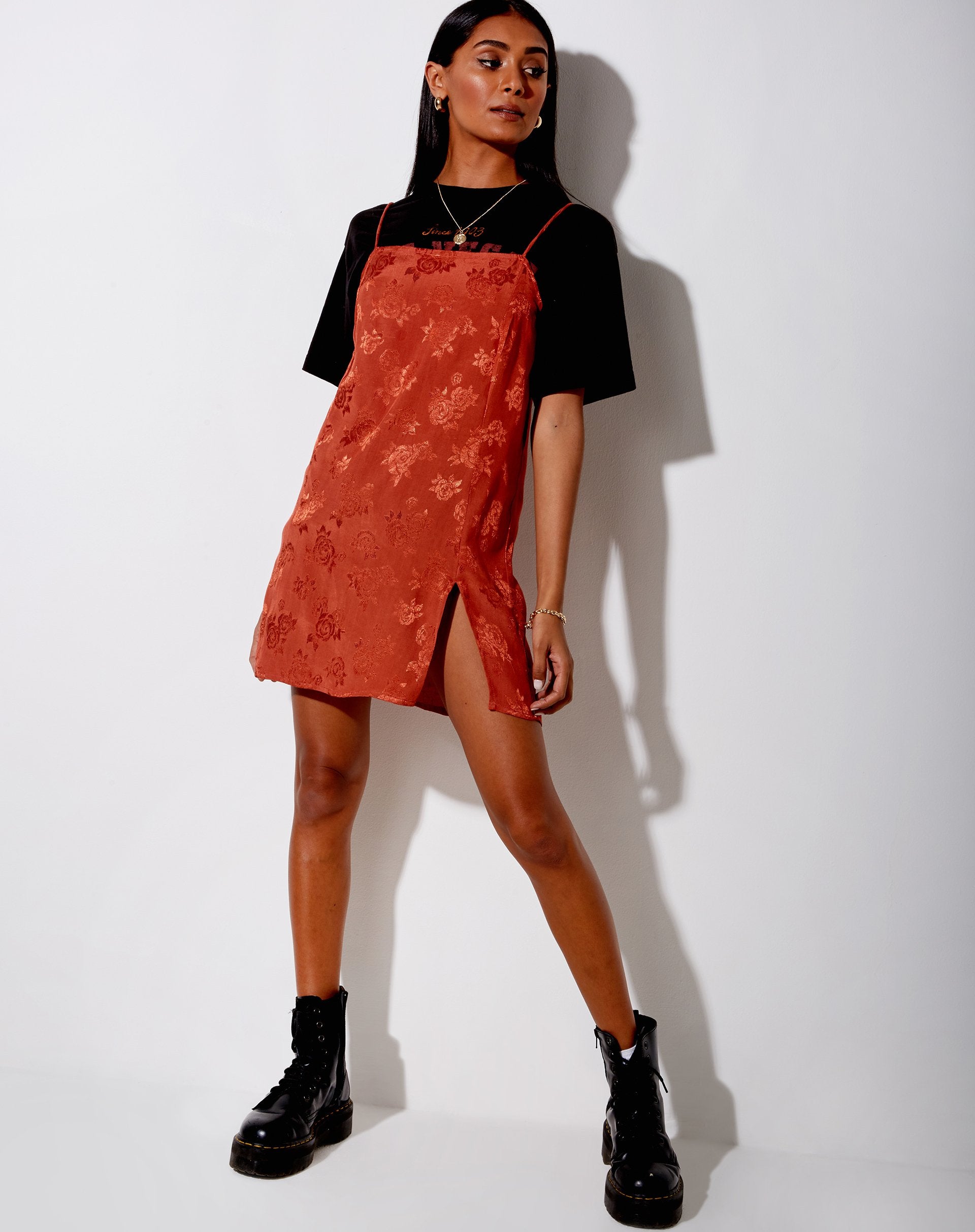 Image de Datista Robe à bretelles en satin rose Cuivre