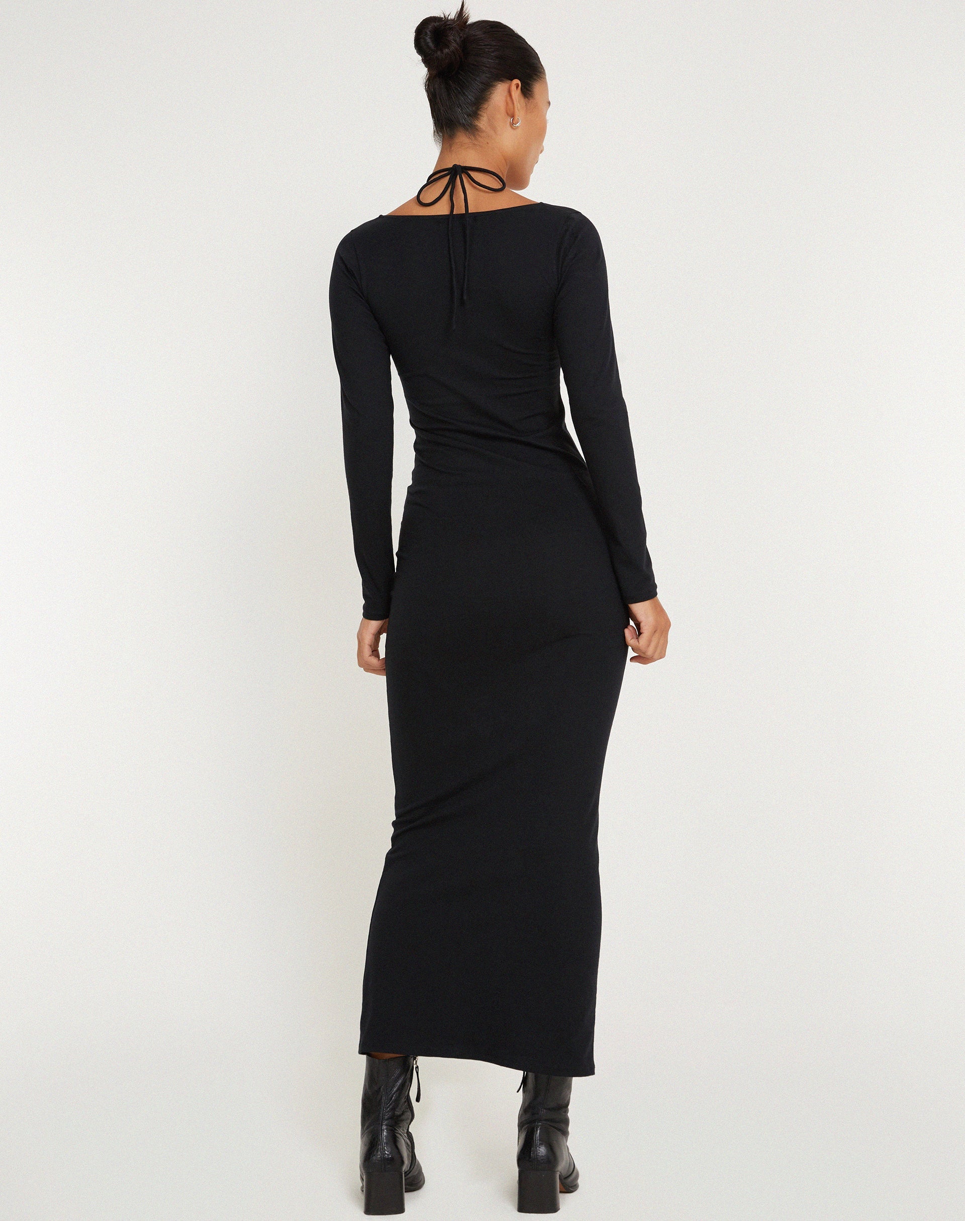 image de Delani Long Sleeve Midi Dress in Black