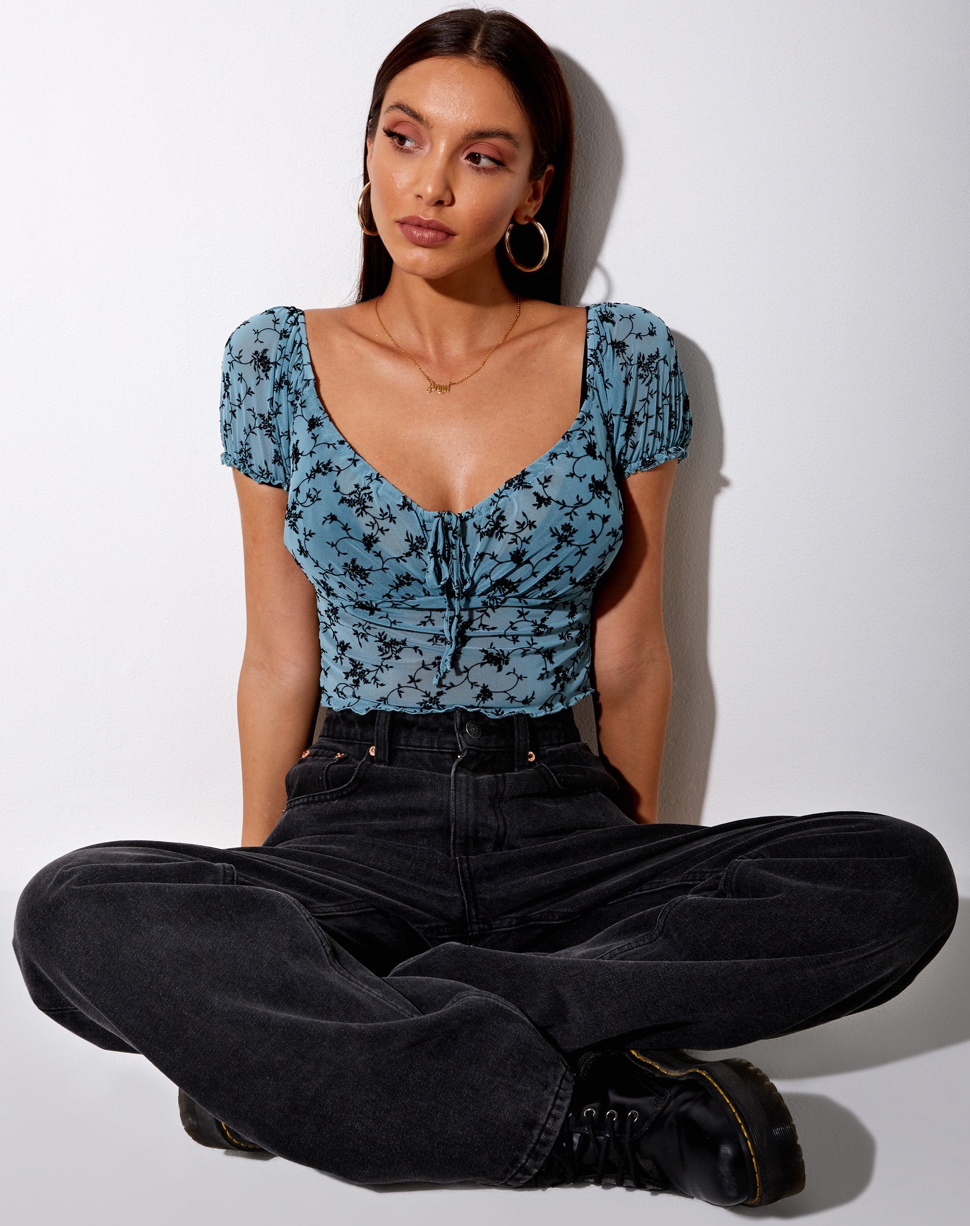 Image de Deyha Crop Top in Love Bloom Grey and Blue Flock