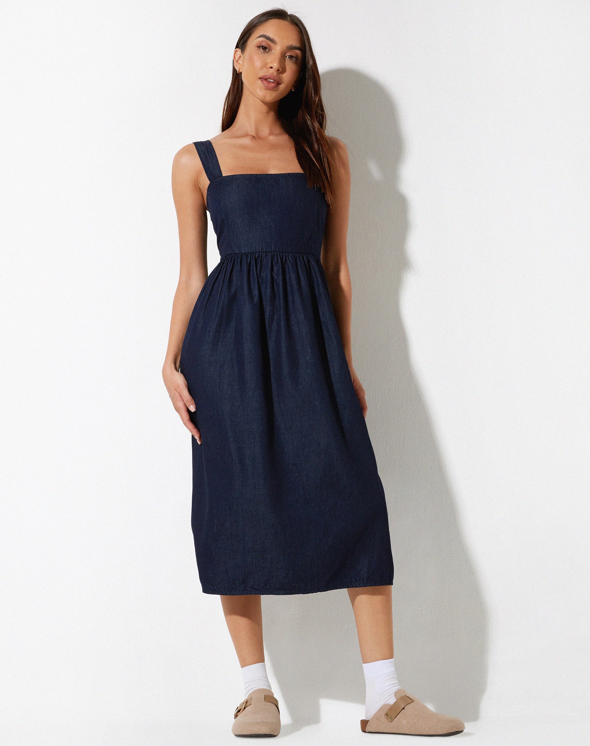 Image de Doraya Midi Dress in Denim Blue Chambray