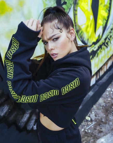 Image de Cropped Black Hoodie in Disco Embro