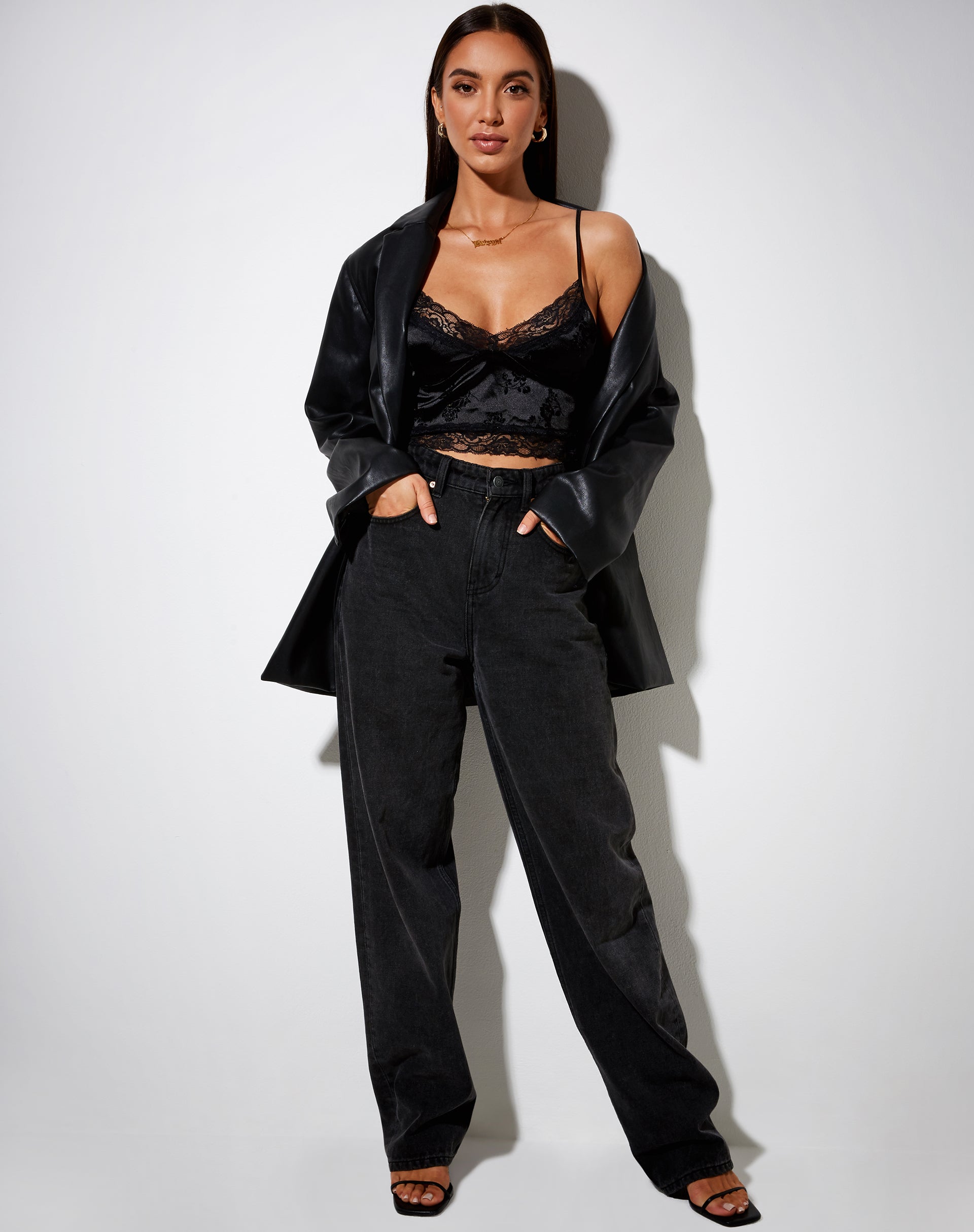 Image de Dyrana Crop Top in Black Rose Flock