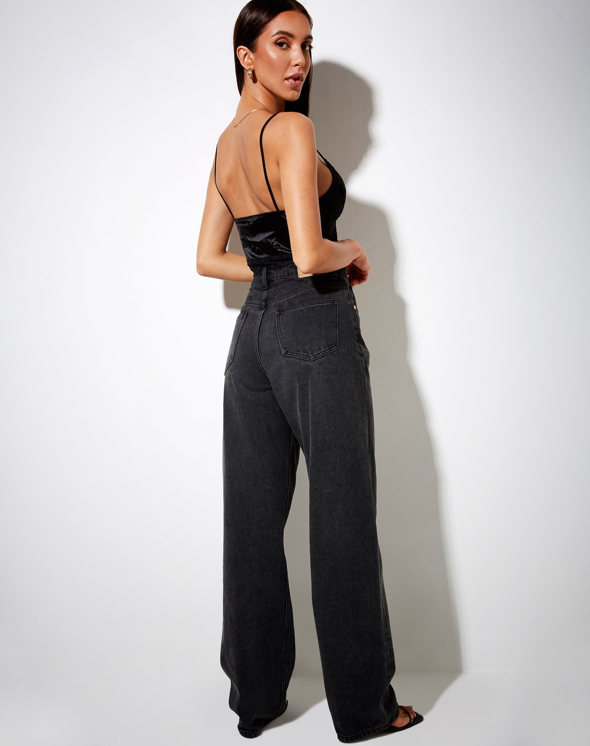 Image de Dyrana Crop Top in Black Rose Flock
