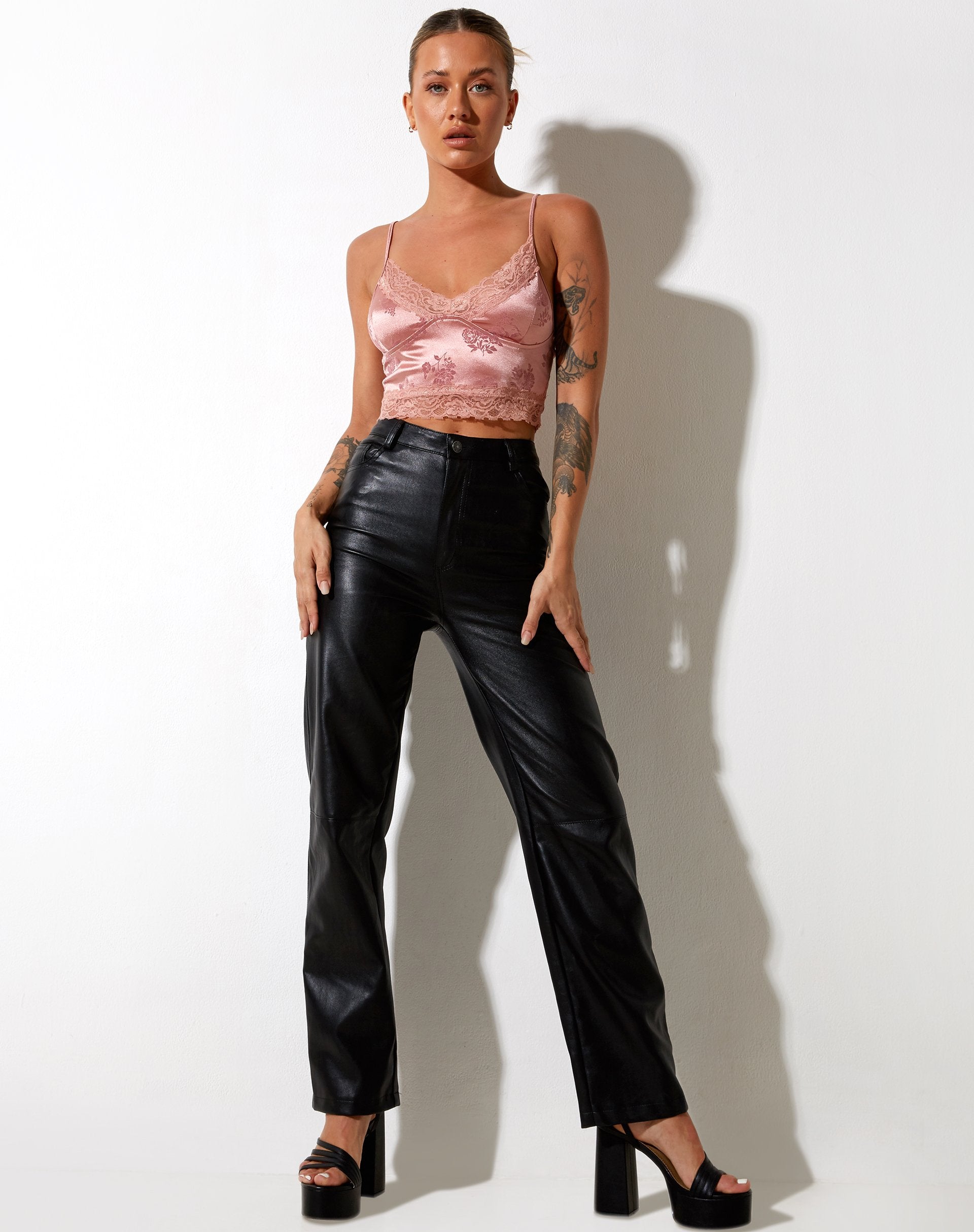 Image de Dyrana Crop Top in Rose Flock Pale Pink
