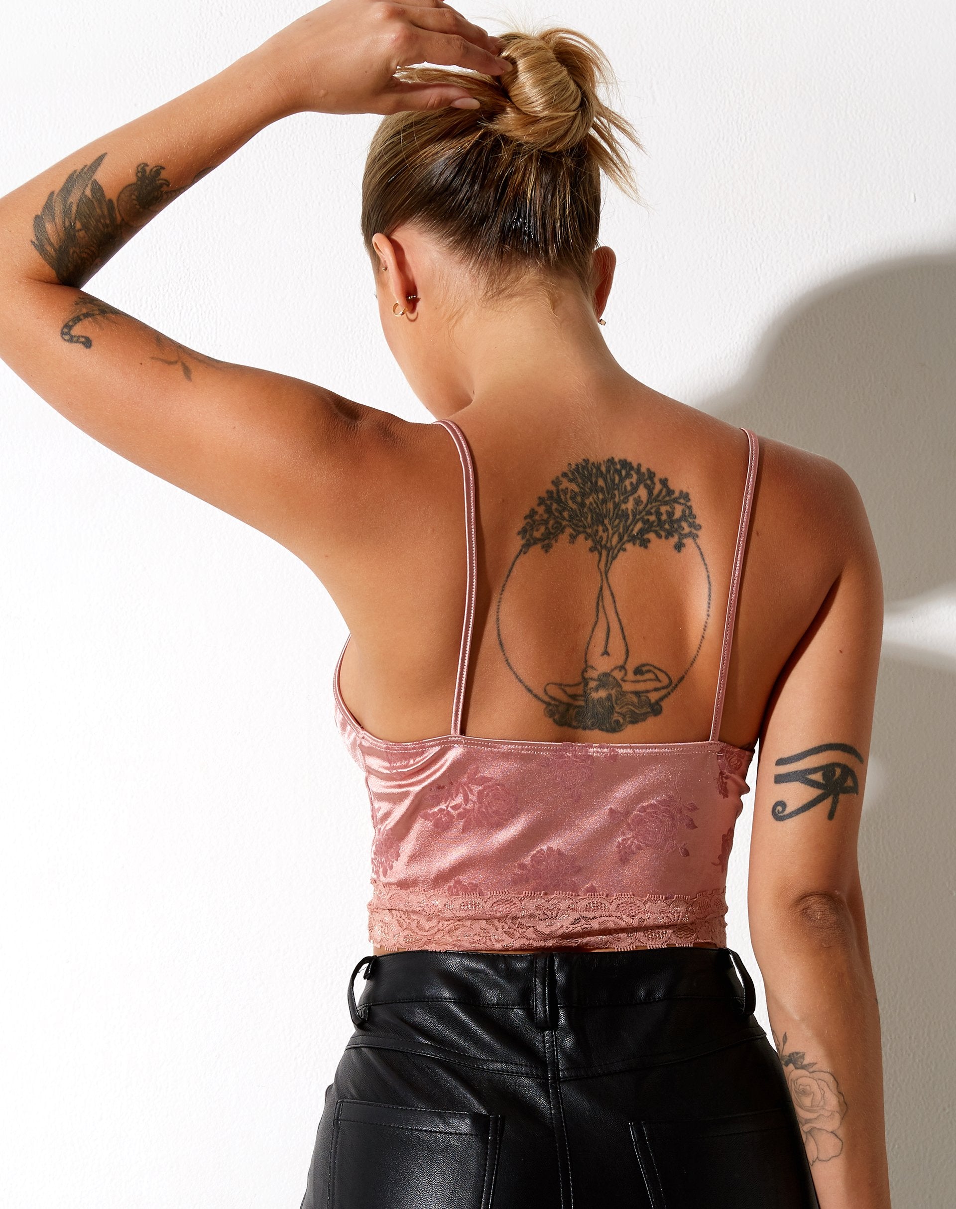 Image de Dyrana Crop Top in Rose Flock Pale Pink
