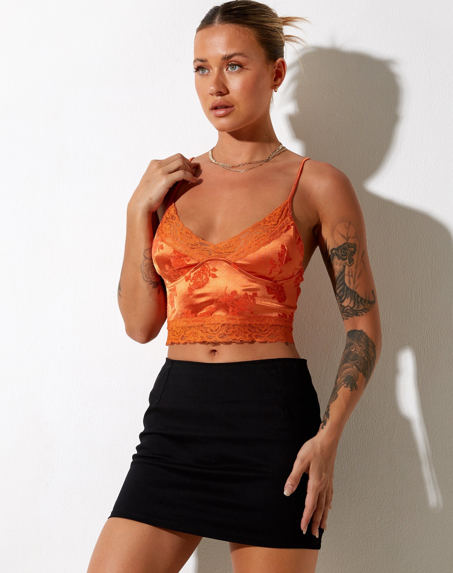 Image de Dyrana Crop Top in Rose Flock Tangerine