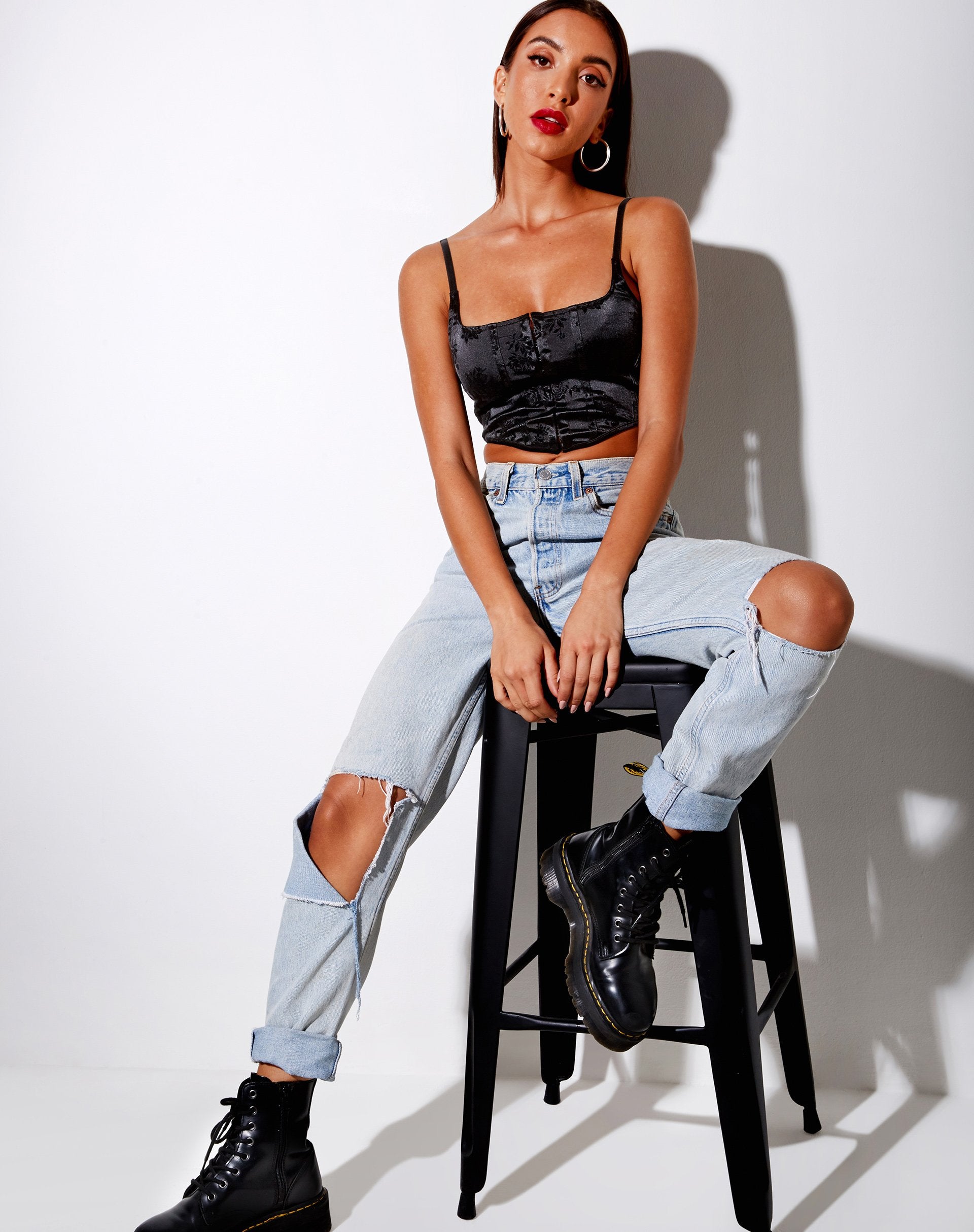 Image de Elicia Crop Top in Black Rose Flock
