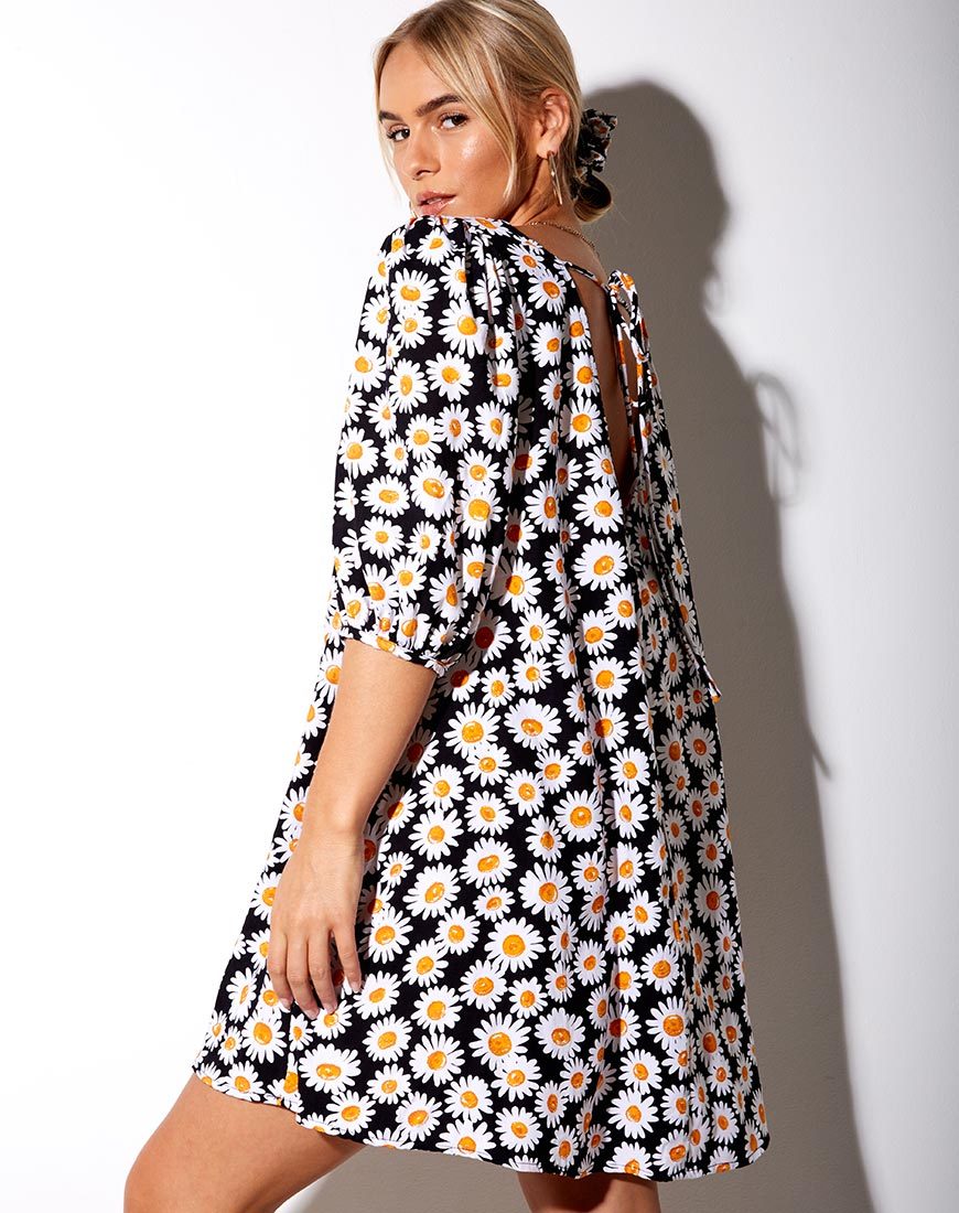 Elna Babydoll Dress in Daisy Love Black (Robe nuisette en marguerite)