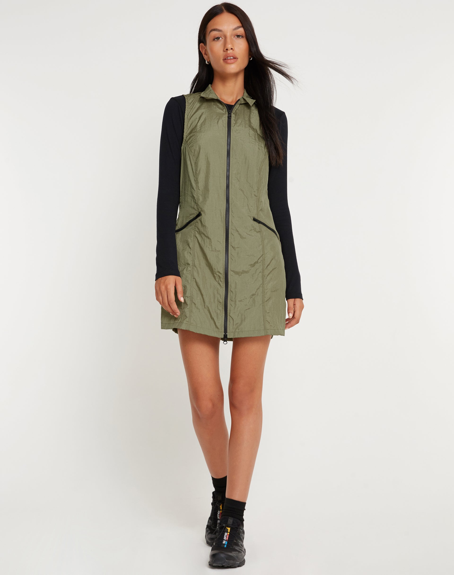 Image de Elok Cargo Mini Dress in Parachute Silver Green