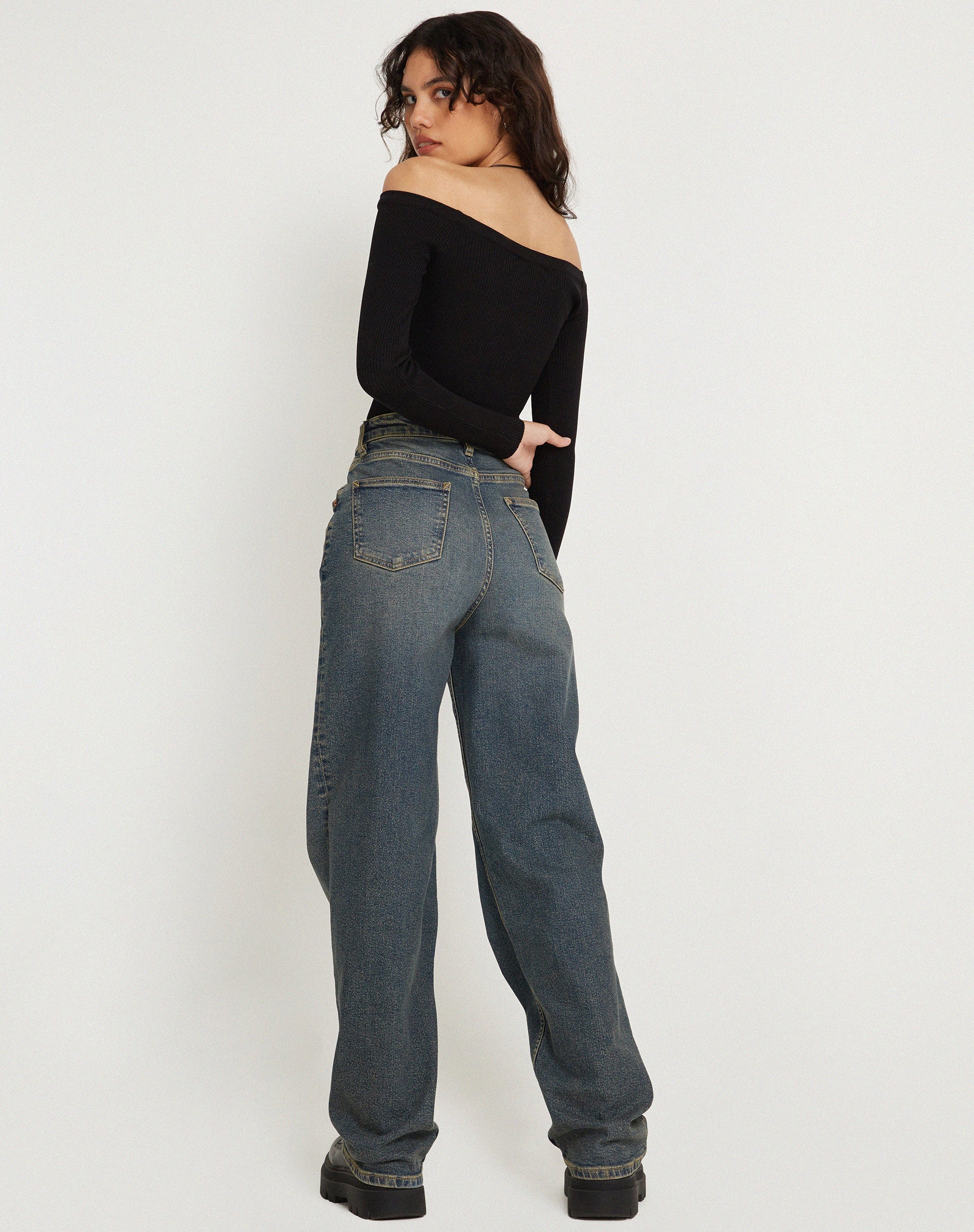 Image de Elsie Bardot Top in Black