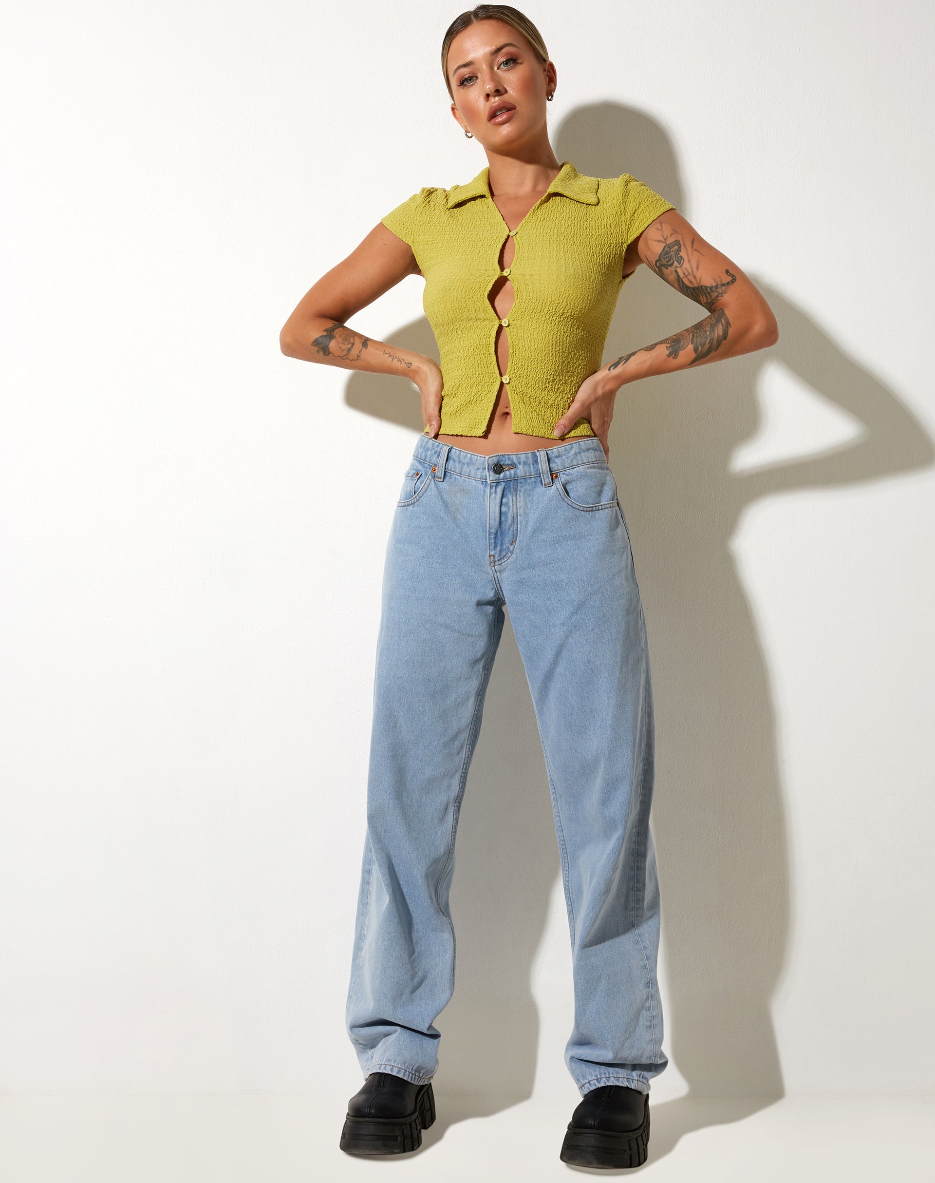 image de la chemise Elva dans l'huile d'olive Bubble Jersey