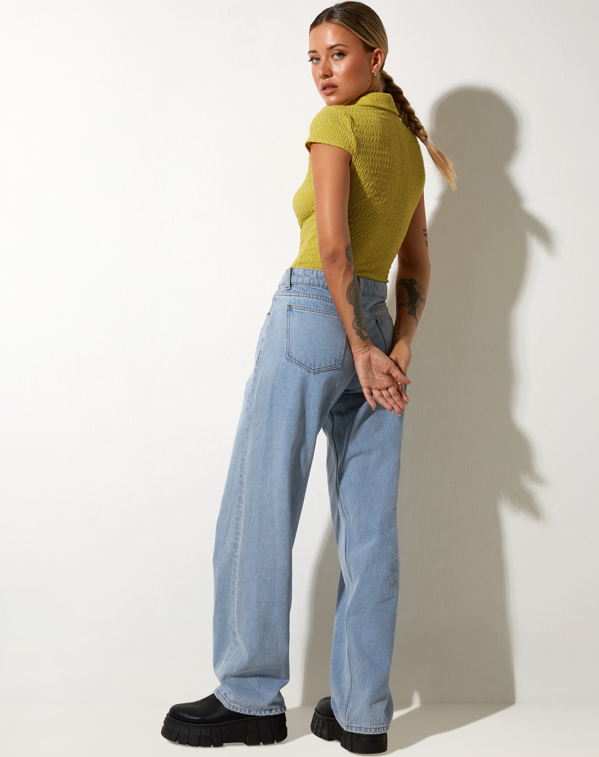 image de la chemise Elva dans l'huile d'olive Bubble Jersey