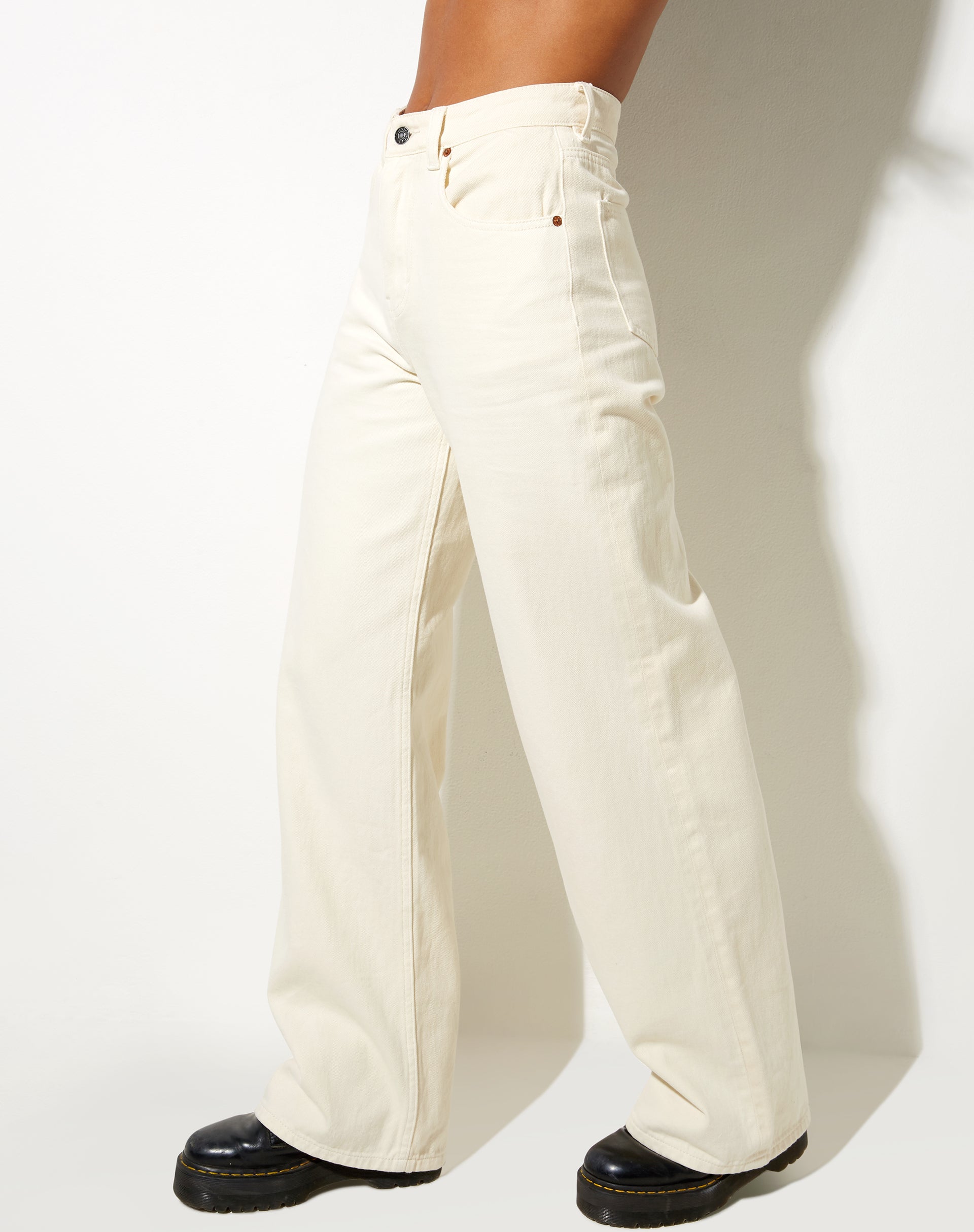 Image de Jeans extra larges en blanc cassé