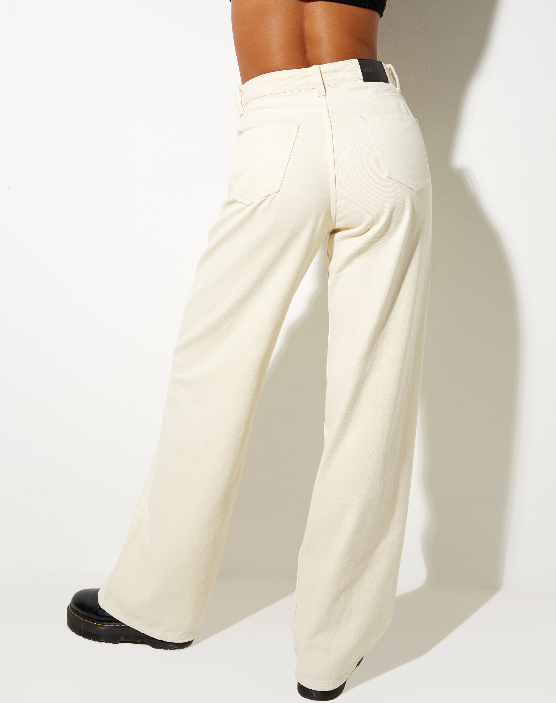 Image de Jeans extra larges en blanc cassé
