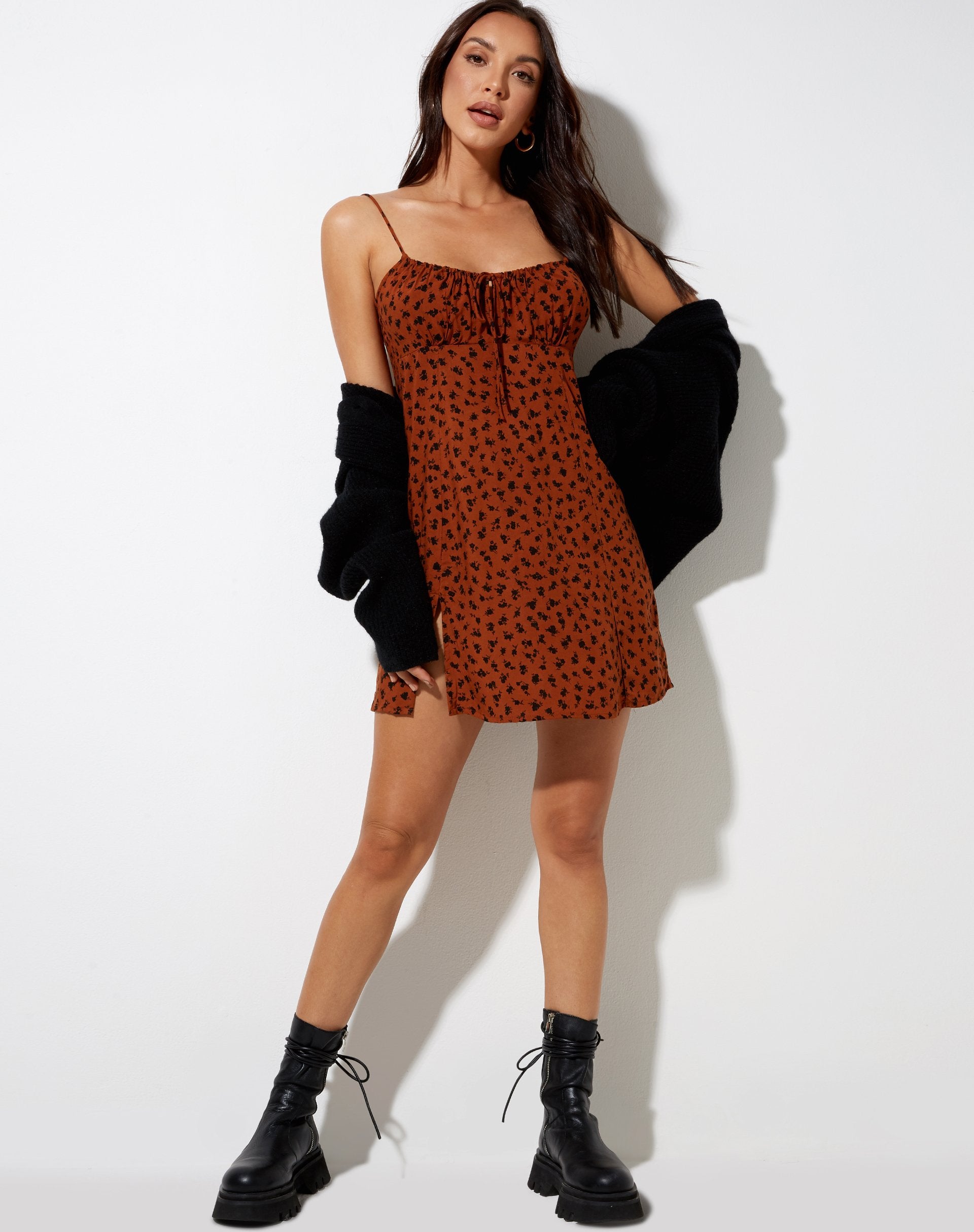 Image de la mini robe Famala en Dainty Daisy Bombay Brown