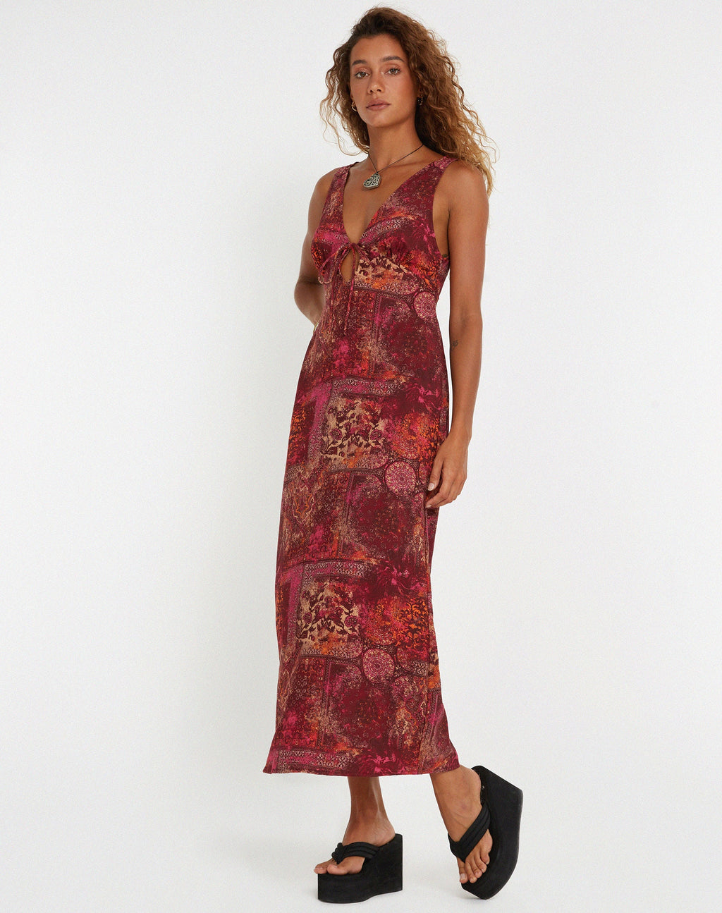 Fiaso Midi Dress in Abstract Paisley Red (Robe midi en tissu marguerite abstrait)