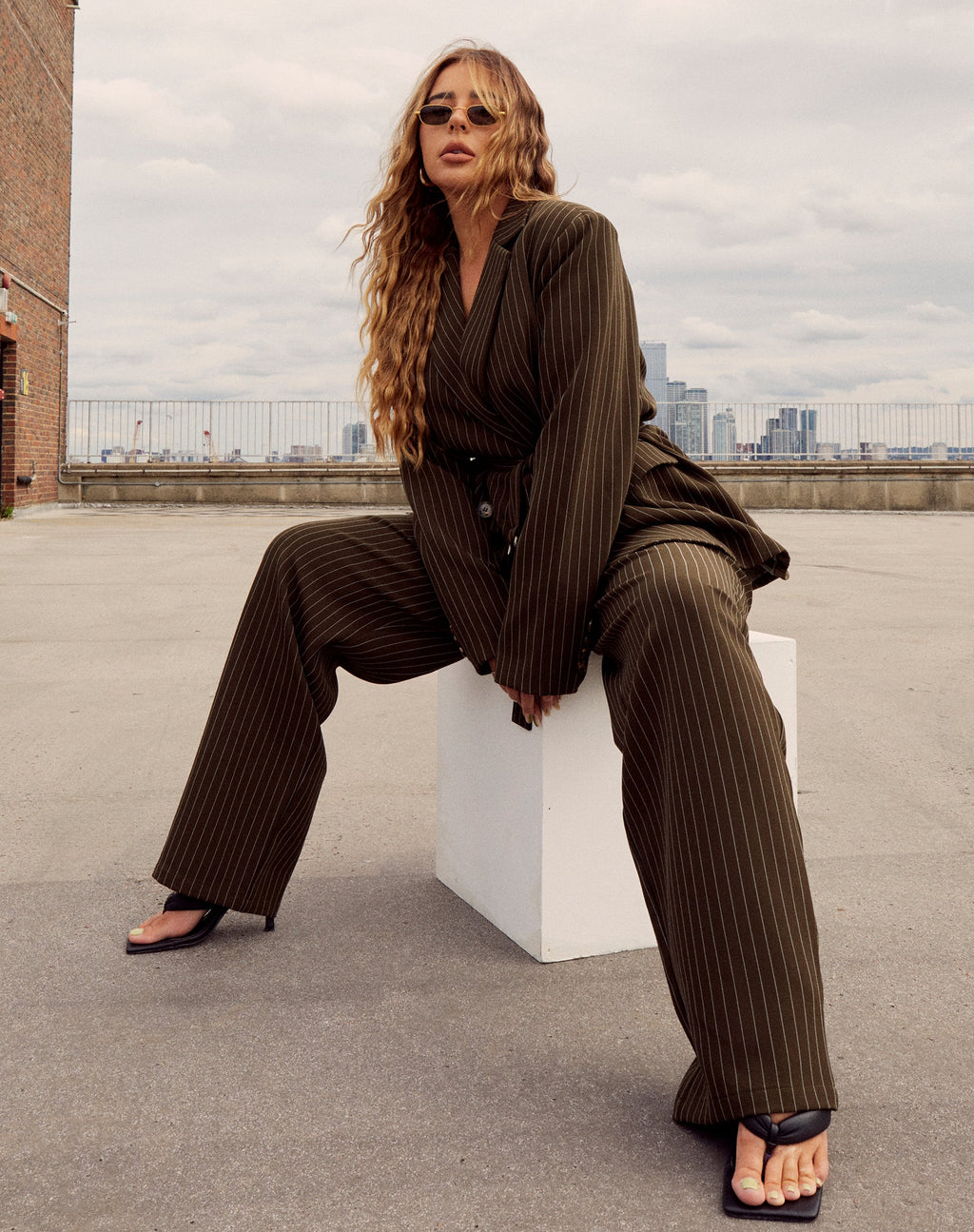 Pantalon Sakila en pinstripe kaki