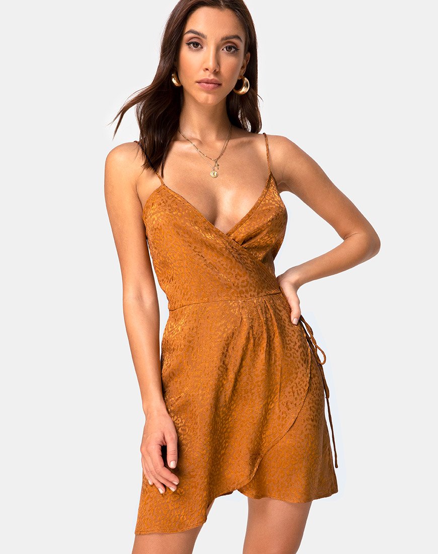 Robe enveloppante Furiosa en satin doré Cheetah