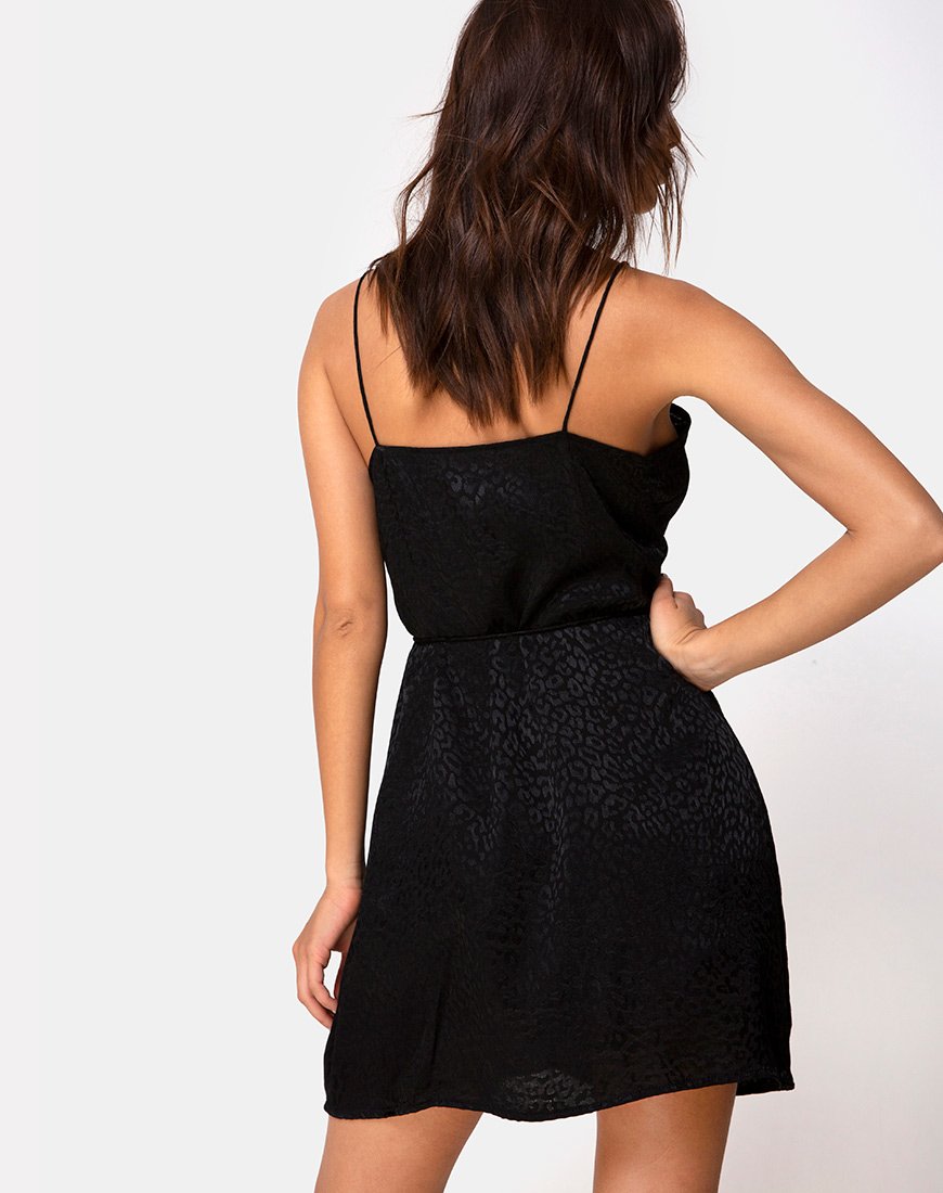 Image de la robe enveloppante Furiosa en satin Cheetah Black