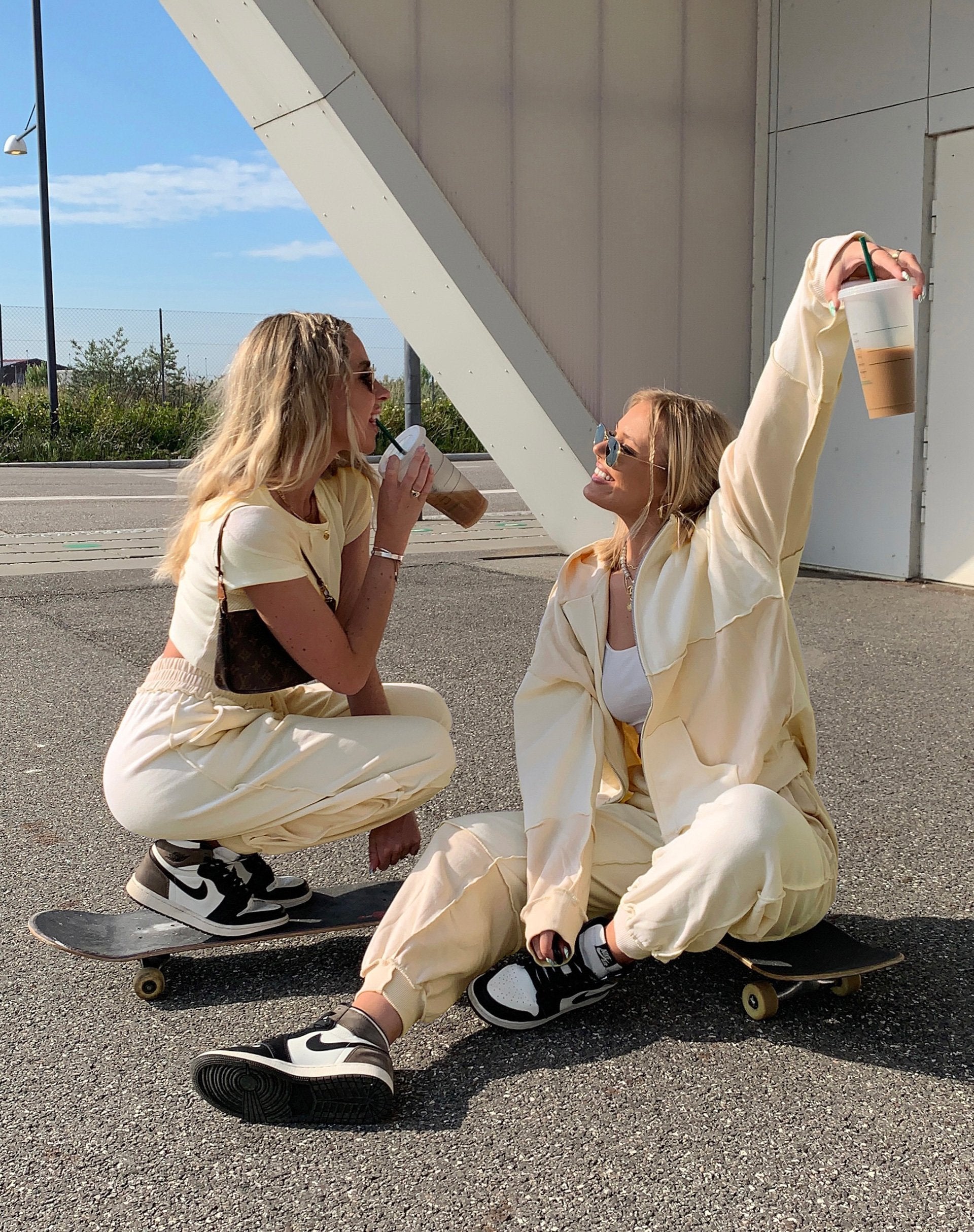 Image de Motel X Barbara Kristoffersen Wati Hoodie in Panelled Ivory and Winter White