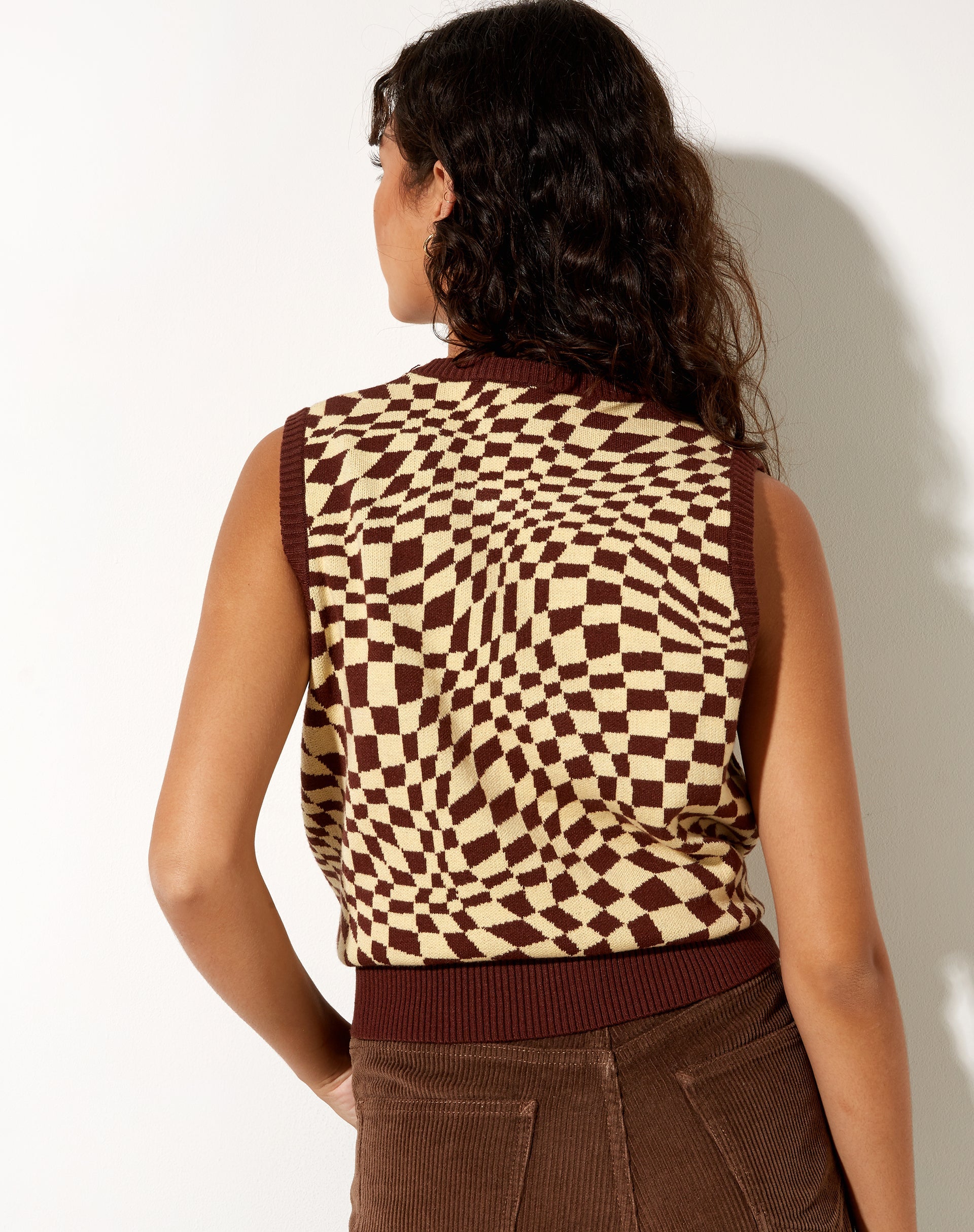 Image de Gaira Vest Top in Knit Square Flag Coffee Quartz