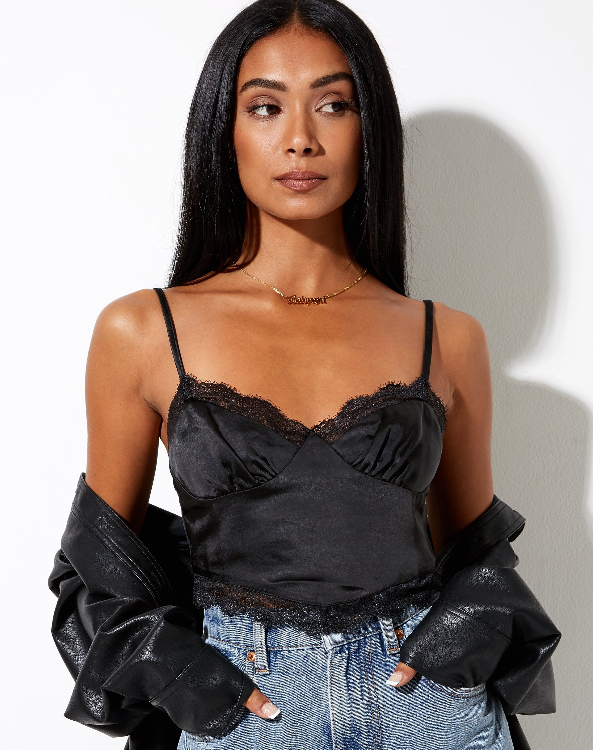 Image de Gemlou Cami Top in Satin Black