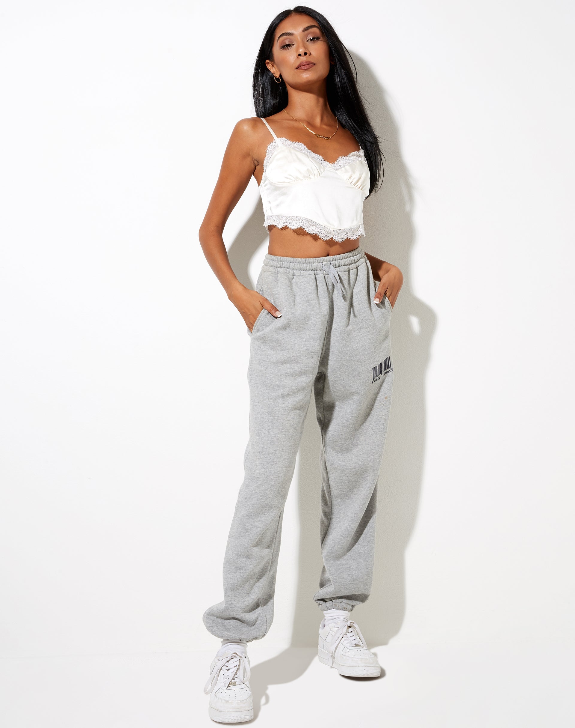 Image de Gemlou Cami Top in Satin Ivory
