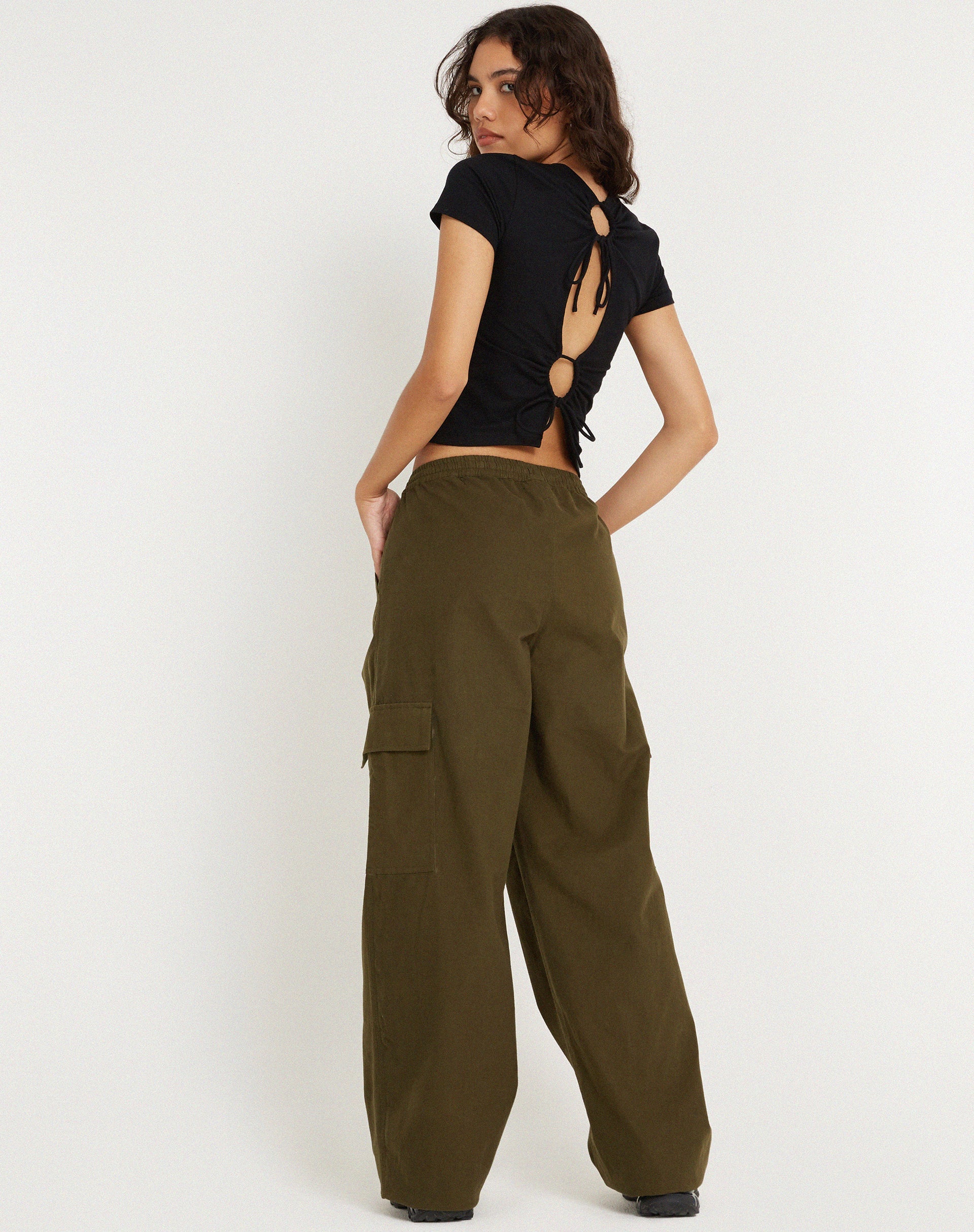 Image de Geona Pantalon cargo à jambes larges en olive foncé