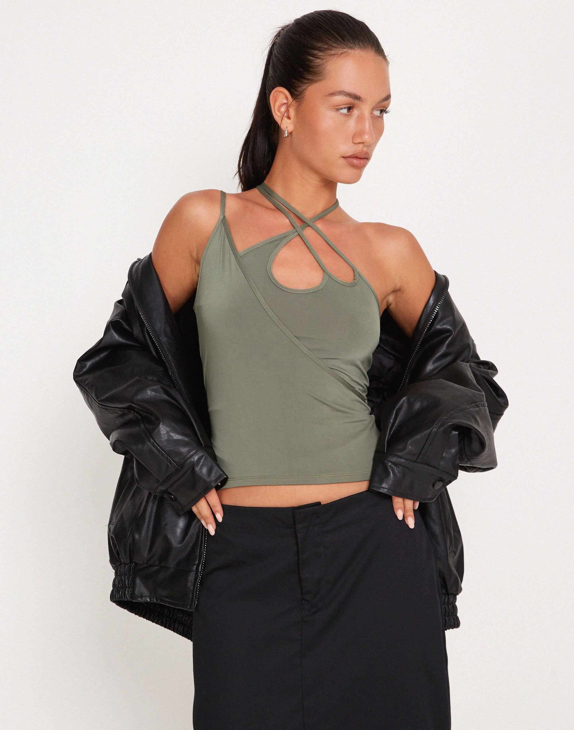Image de Giola Crop Top in Khaki