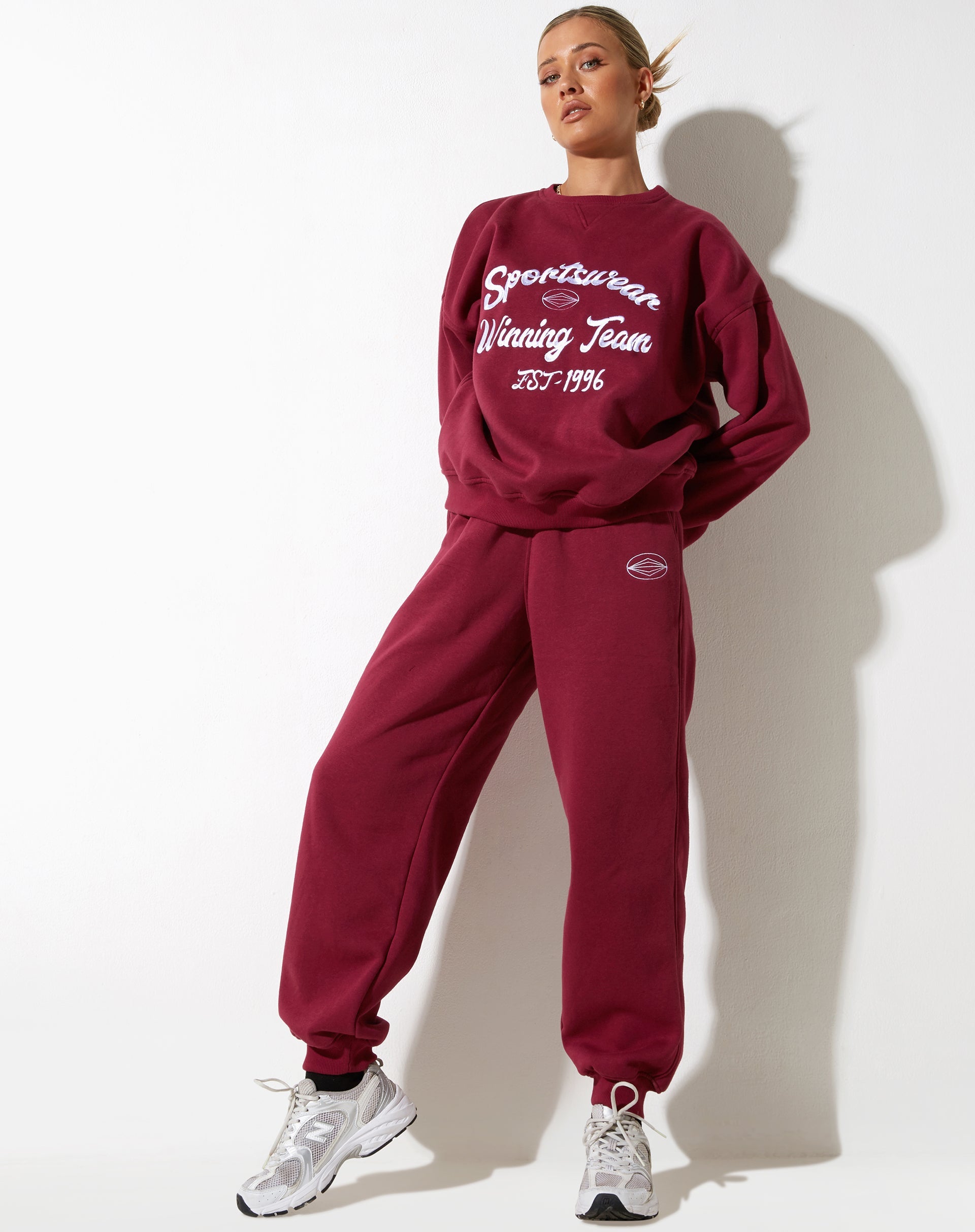 image de Glan Sweatshirt en Bourgogne avec broderie "Winning Team