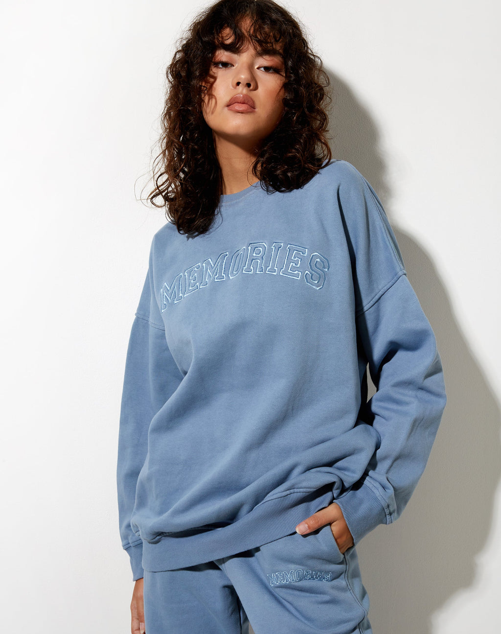 Sweatshirt Glo en bleu poudré Memories Embro