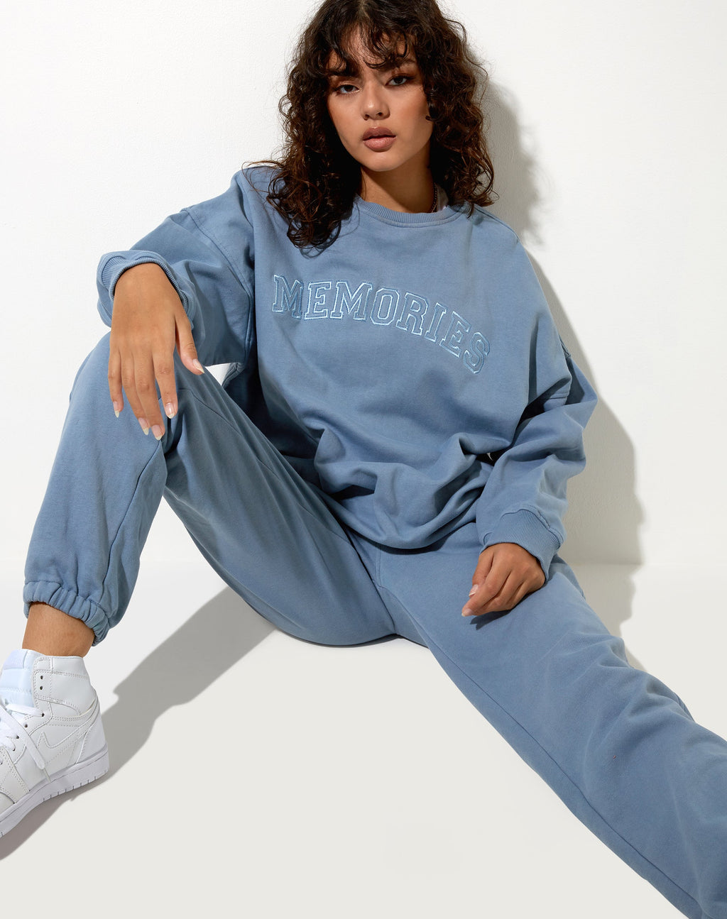 Sweatshirt Glo en bleu poudré Memories Embro