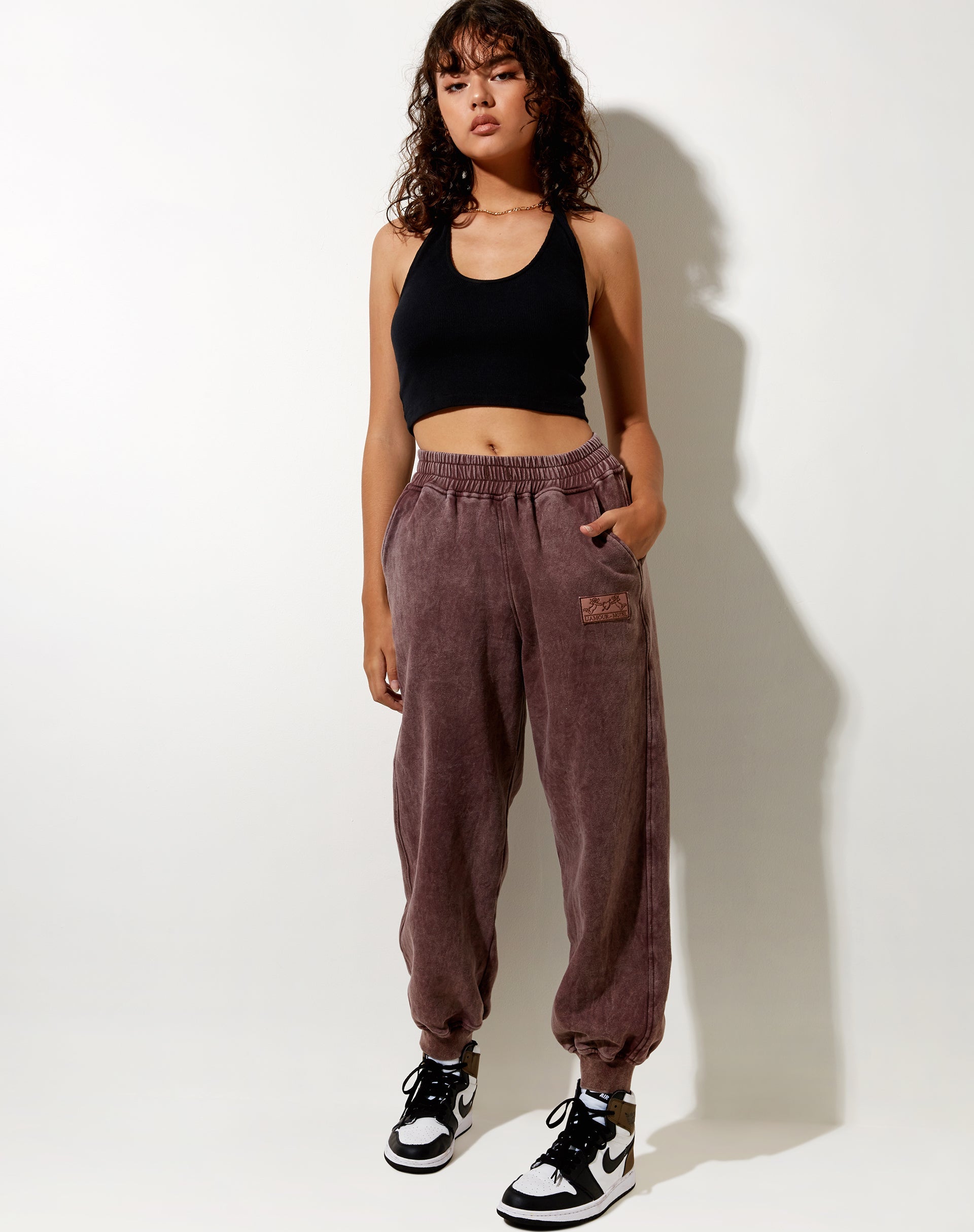 Image de Roider Jogger en Brown Wash LAmour Motel Label Embro