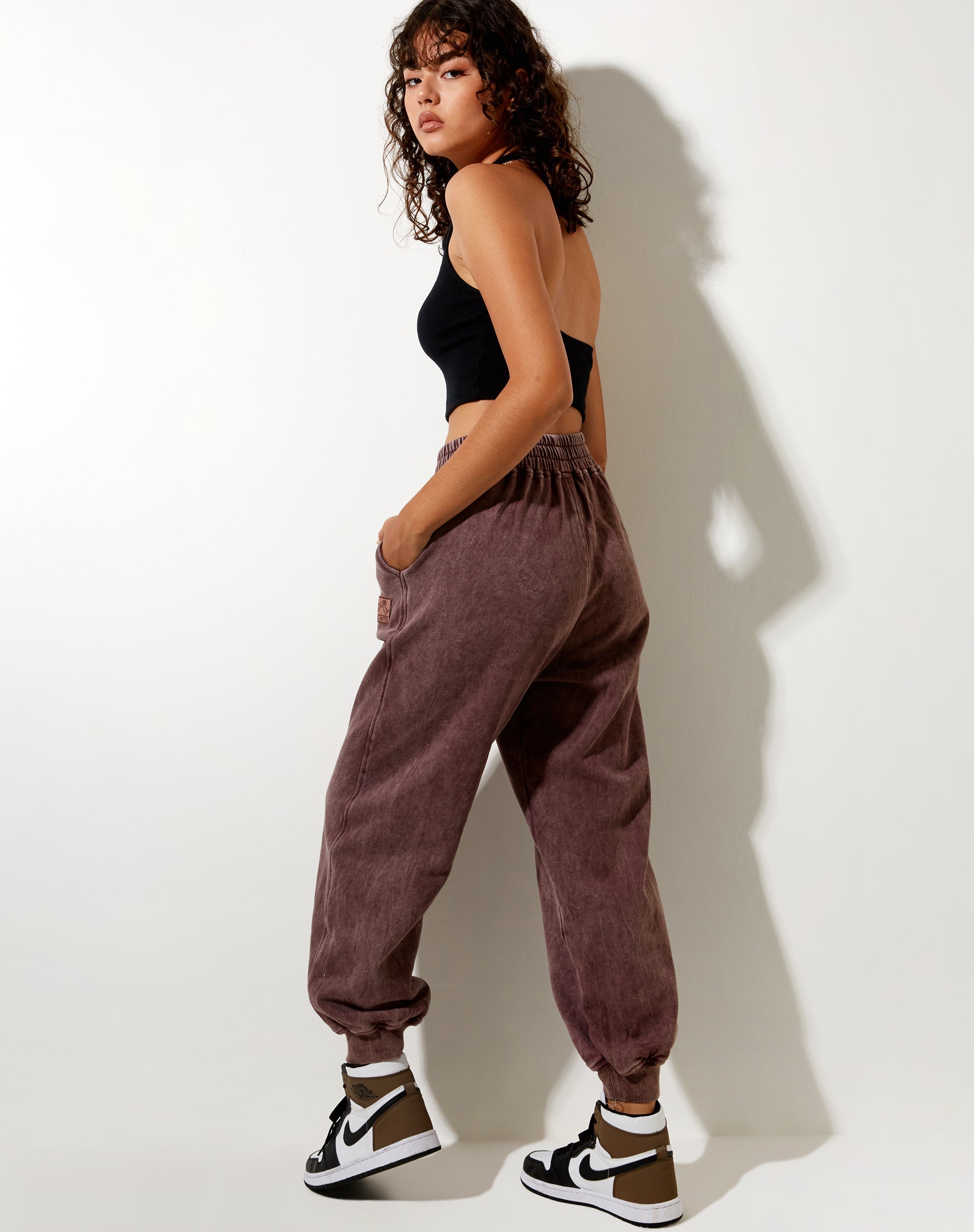 Image de Roider Jogger en Brown Wash LAmour Motel Label Embro