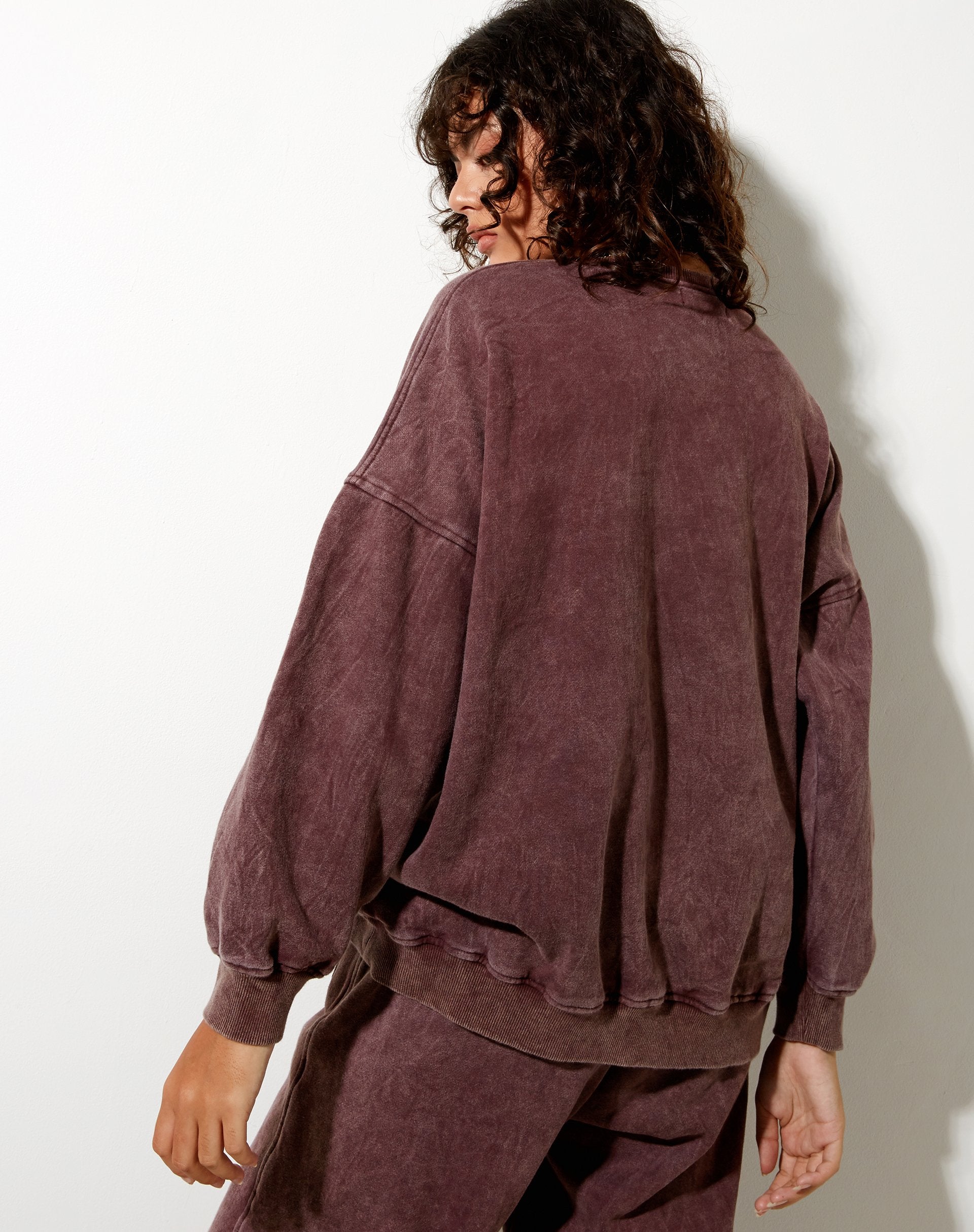 Image de Glo Sweatshirt in Brown Wash LAmour Motel Embro
