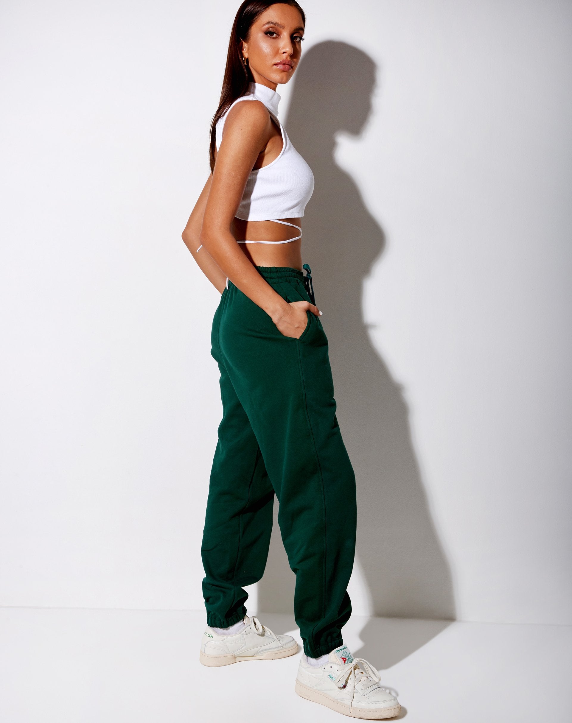 Image de Basta Jogger en vert bouteille avec Take Care Of Yourself Embro